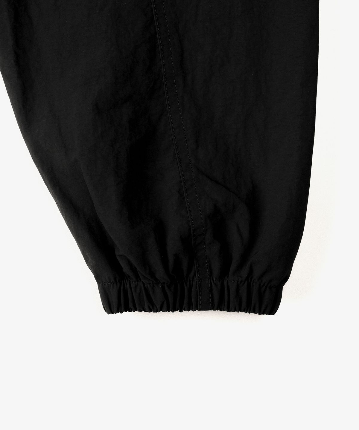 토피(TOFFEE) 라이트웨이트 윈드 점퍼 (BLACK)