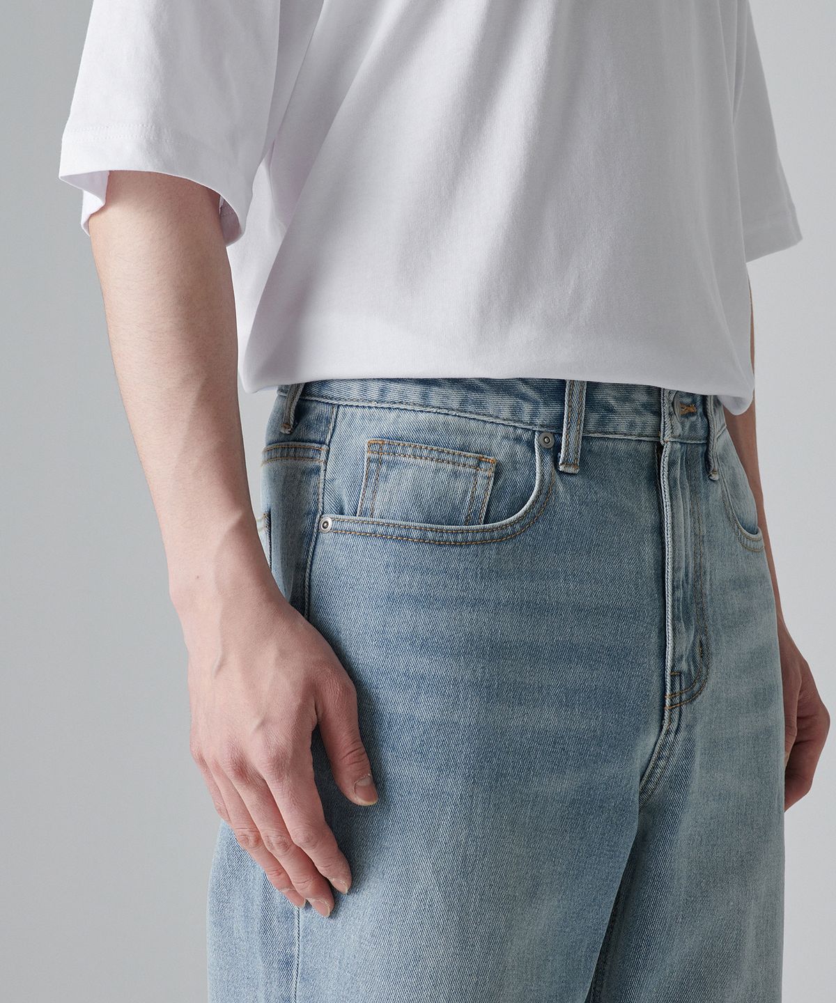 무신사 스탠다드(MUSINSA STANDARD) 루즈 스트레이트 데님 팬츠 [스카이 블루]