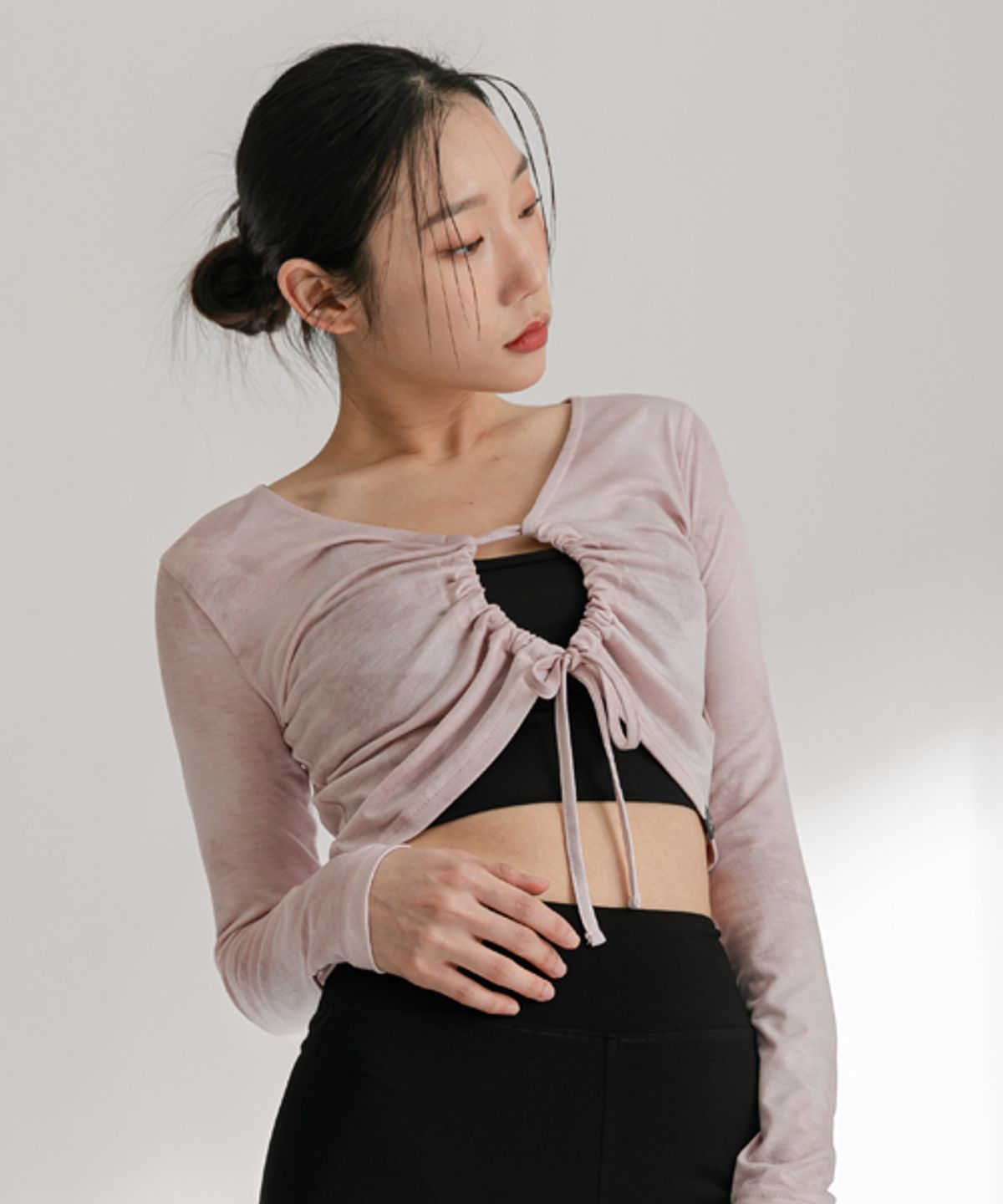모어아웃(MOREOUT) 아쿠아 스트링 크롭 가디건 3TT3326