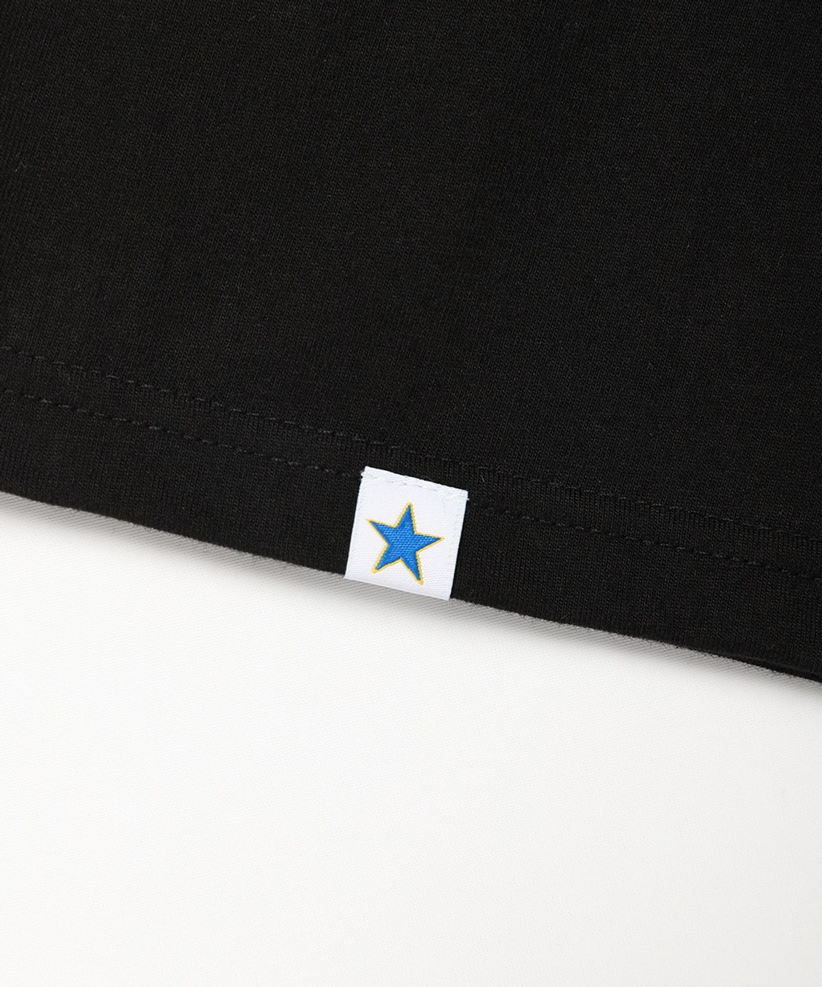 카비시(CAVISH) W TWINKLE SELLER LOGO SS TEE BLACK(CV2EMFT517A)