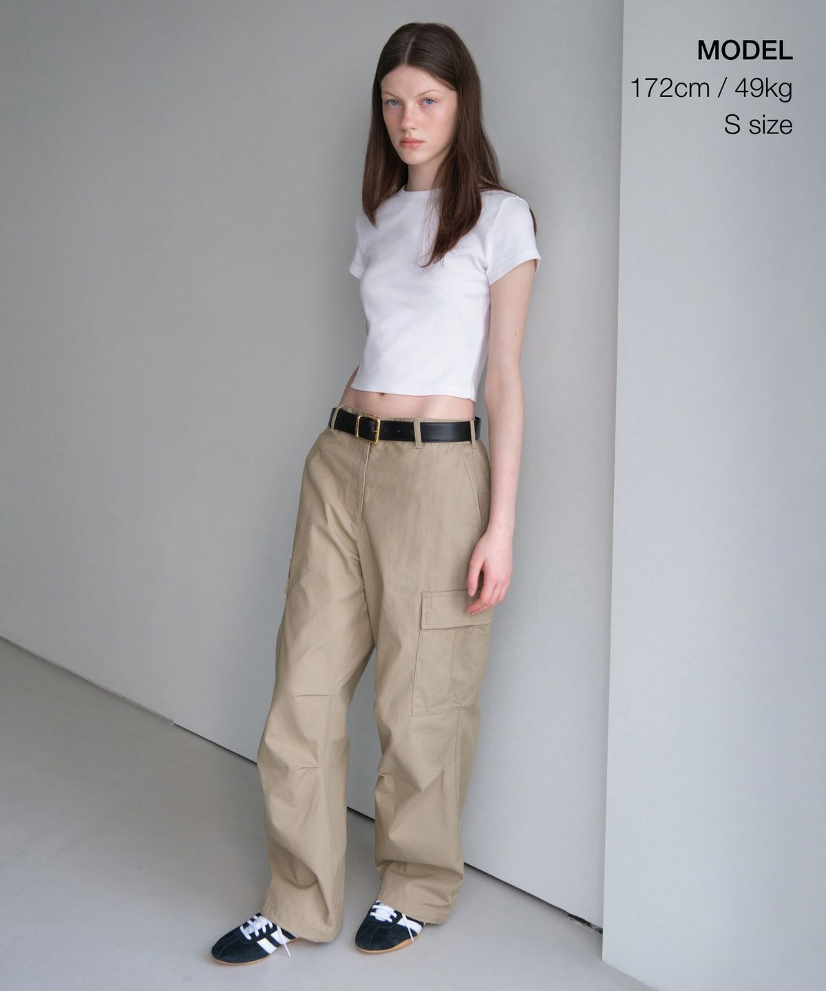 무신사 스탠다드 우먼(MUSINSA STANDARD WOMAN) 우먼즈 슬림 크롭 크루 넥 티셔츠 [화이트]