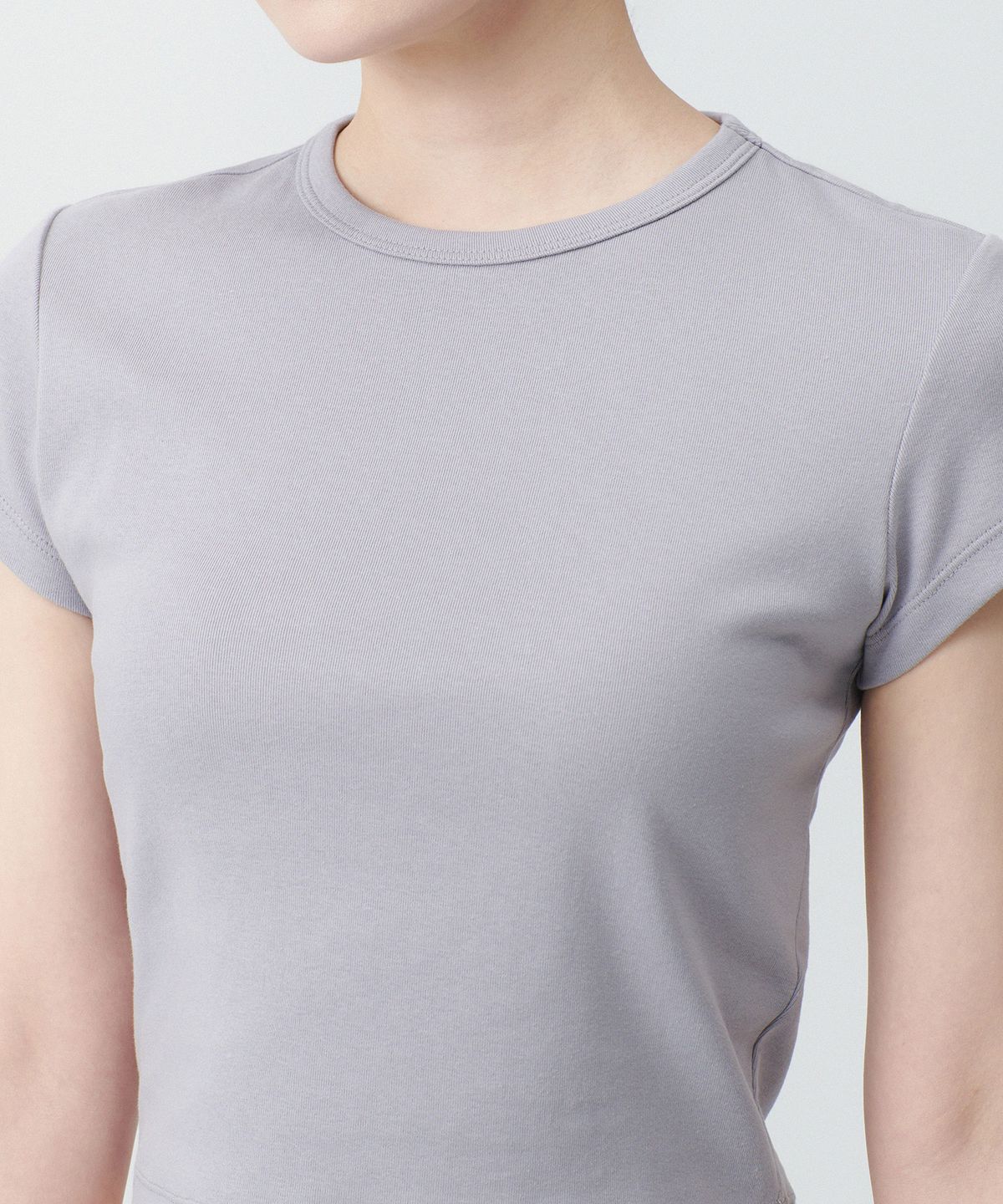 무신사 스탠다드 우먼(MUSINSA STANDARD WOMAN) 우먼즈 슬림 크롭 크루 넥 티셔츠 [퍼플 그레이]