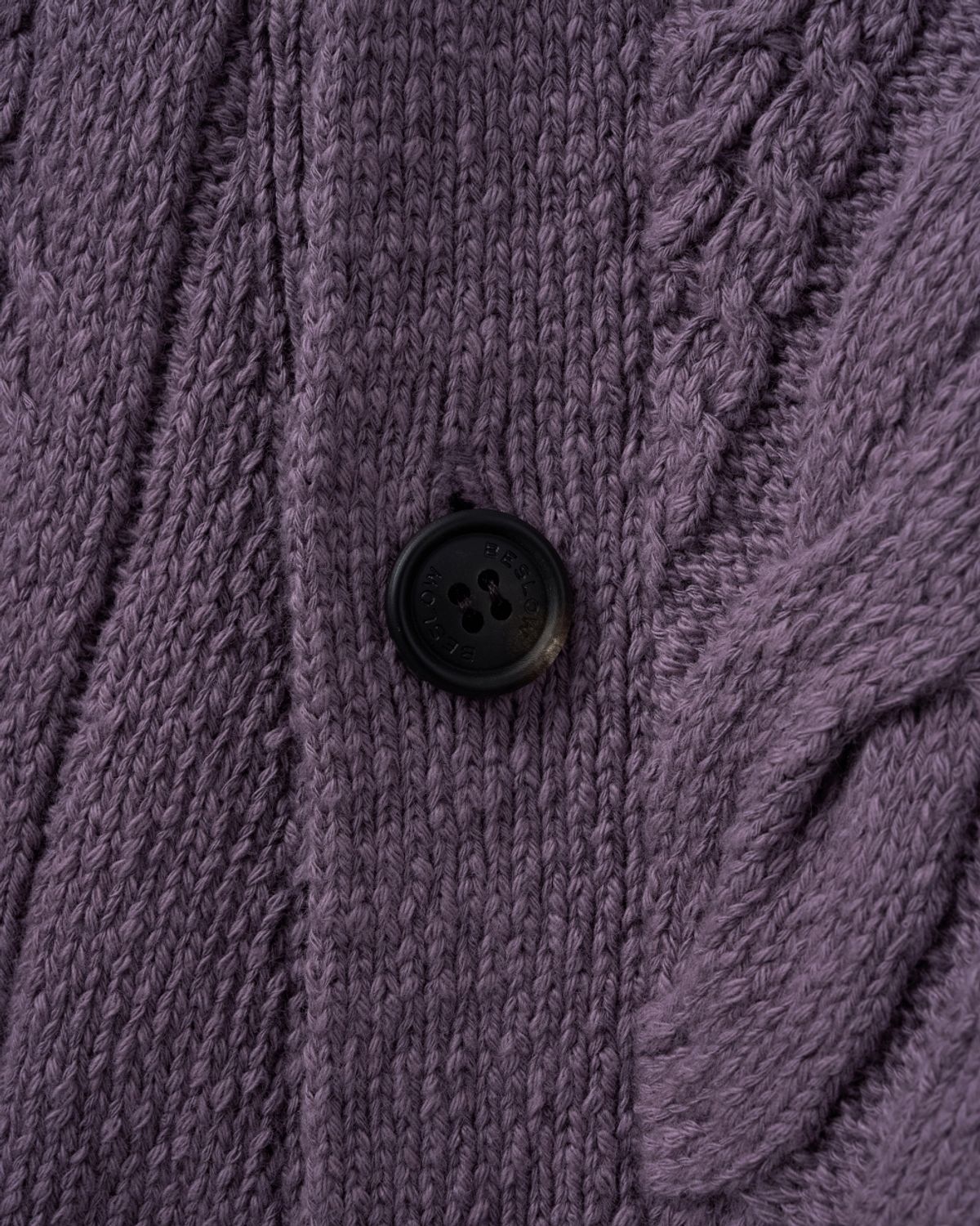 비슬로우(BESLOW) DIAGONAL CABLE CARDIGAN LILAC