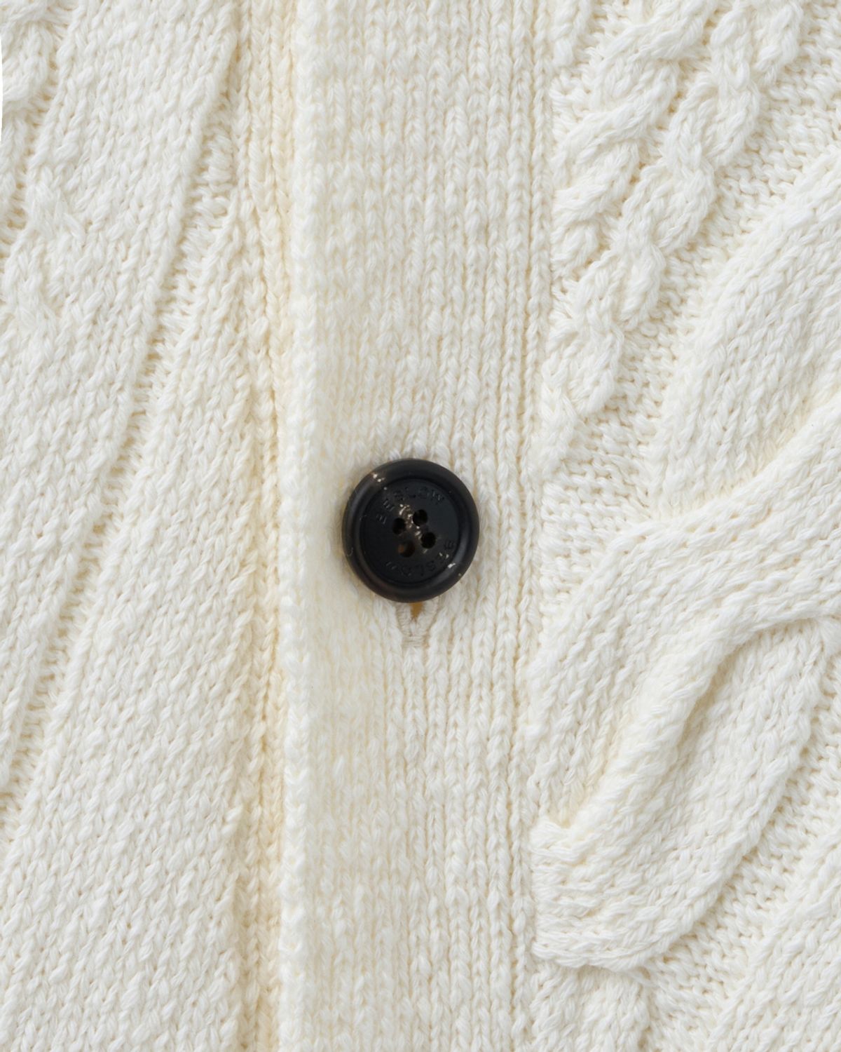 비슬로우(BESLOW) DIAGONAL CABLE CARDIGAN CREAM