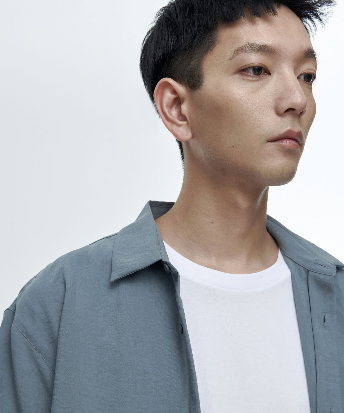 무신사 스탠다드(MUSINSA STANDARD) 릴렉스드 린넨 라이크 반소매 셔츠 [블루 그레이]