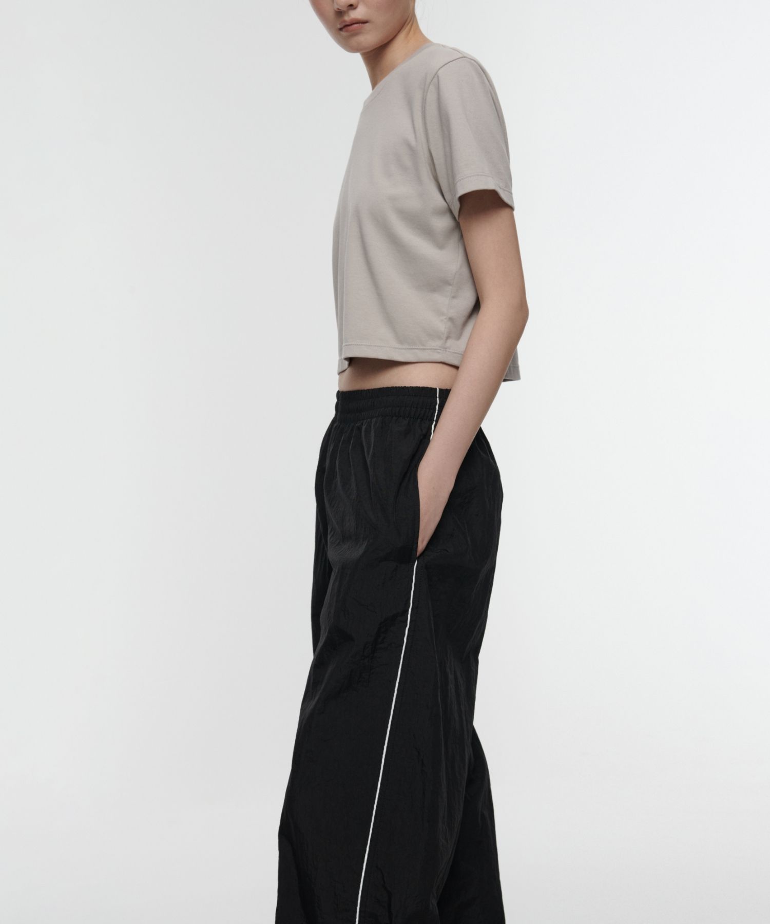 MUSINSA STANDARD LADY'S_サイドラインワイドトラックパンツ MUSINSA | MUSINSA STANDARD WOMAN Women's Side Line Wide