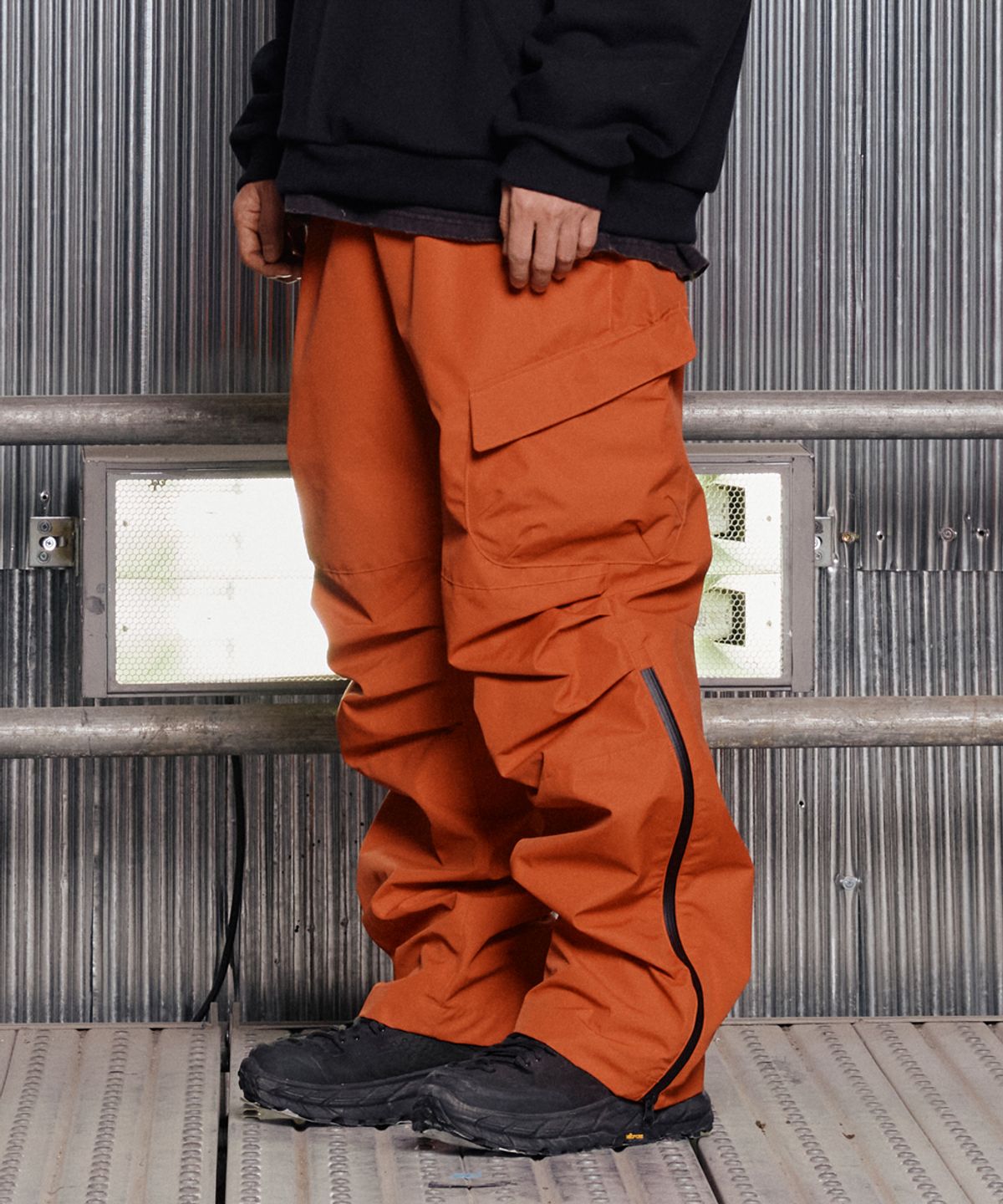 그레일즈(GRAILZ) PINTUCK NYLON PANTS [DARK ORANGE]
