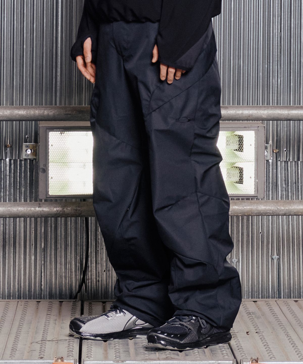그레일즈(GRAILZ) SURPLUS NYLON PANTS [BLACK]