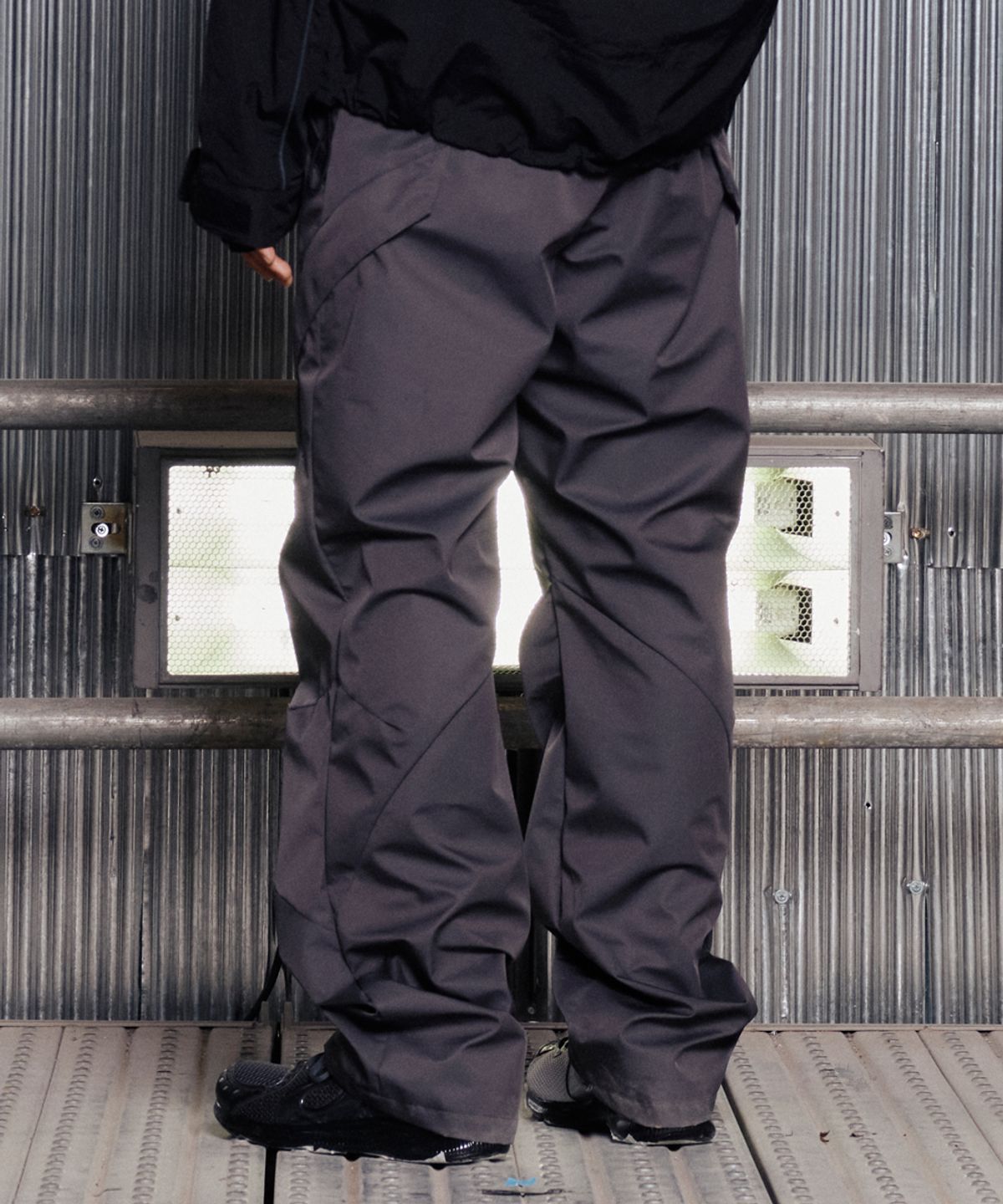 그레일즈(GRAILZ) SURPLUS NYLON PANTS [CHARCOAL]