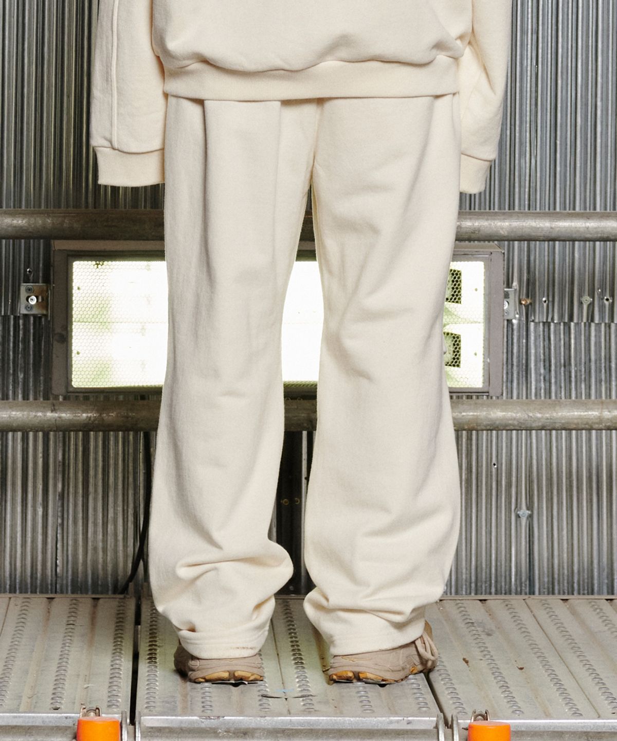 그레일즈(GRAILZ) ESSENTIAL PINTUCK DRAWSTRING PANTS [CREAM]