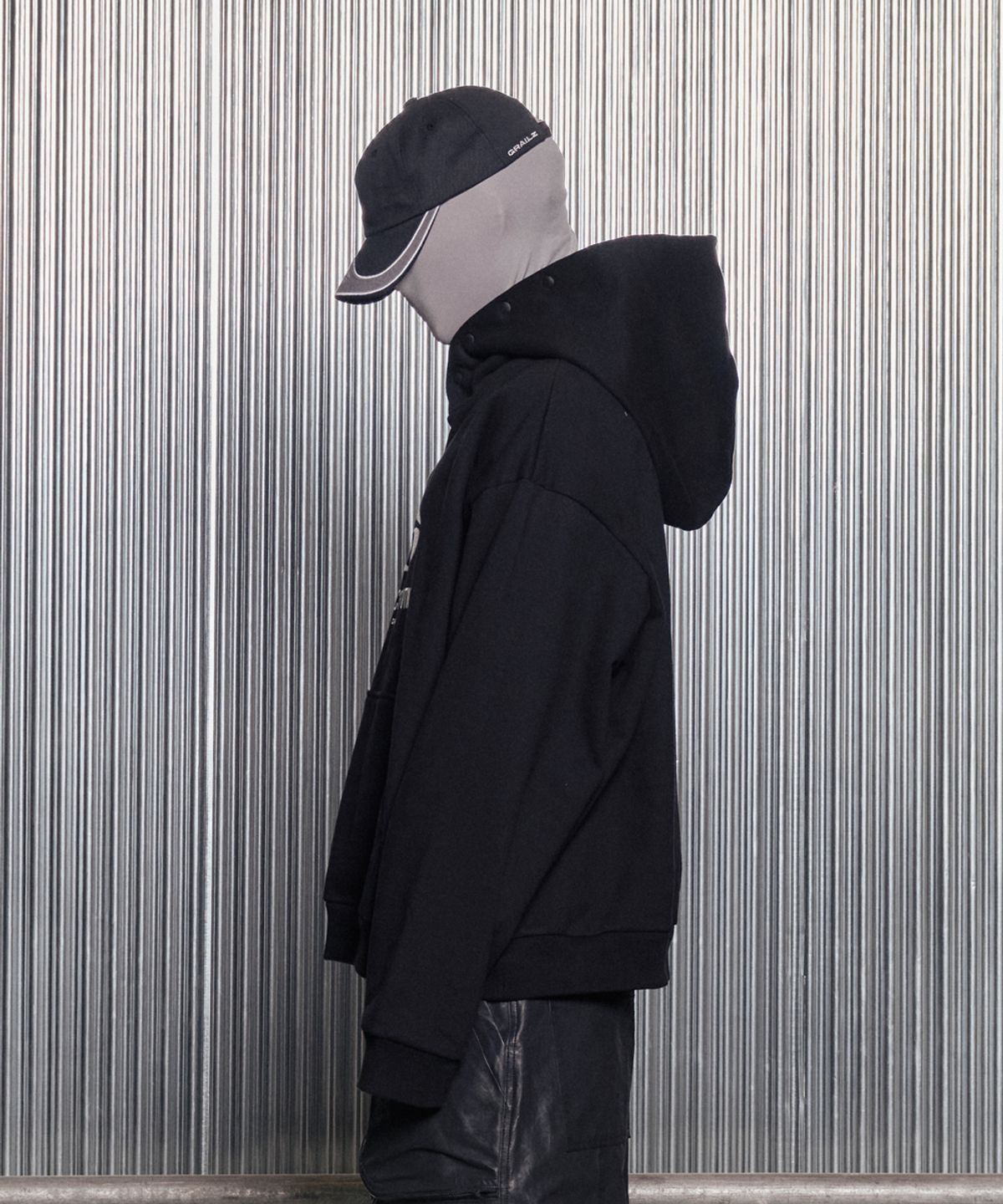 그레일즈(GRAILZ) OVAL LOGO HOODIE [BLACK]