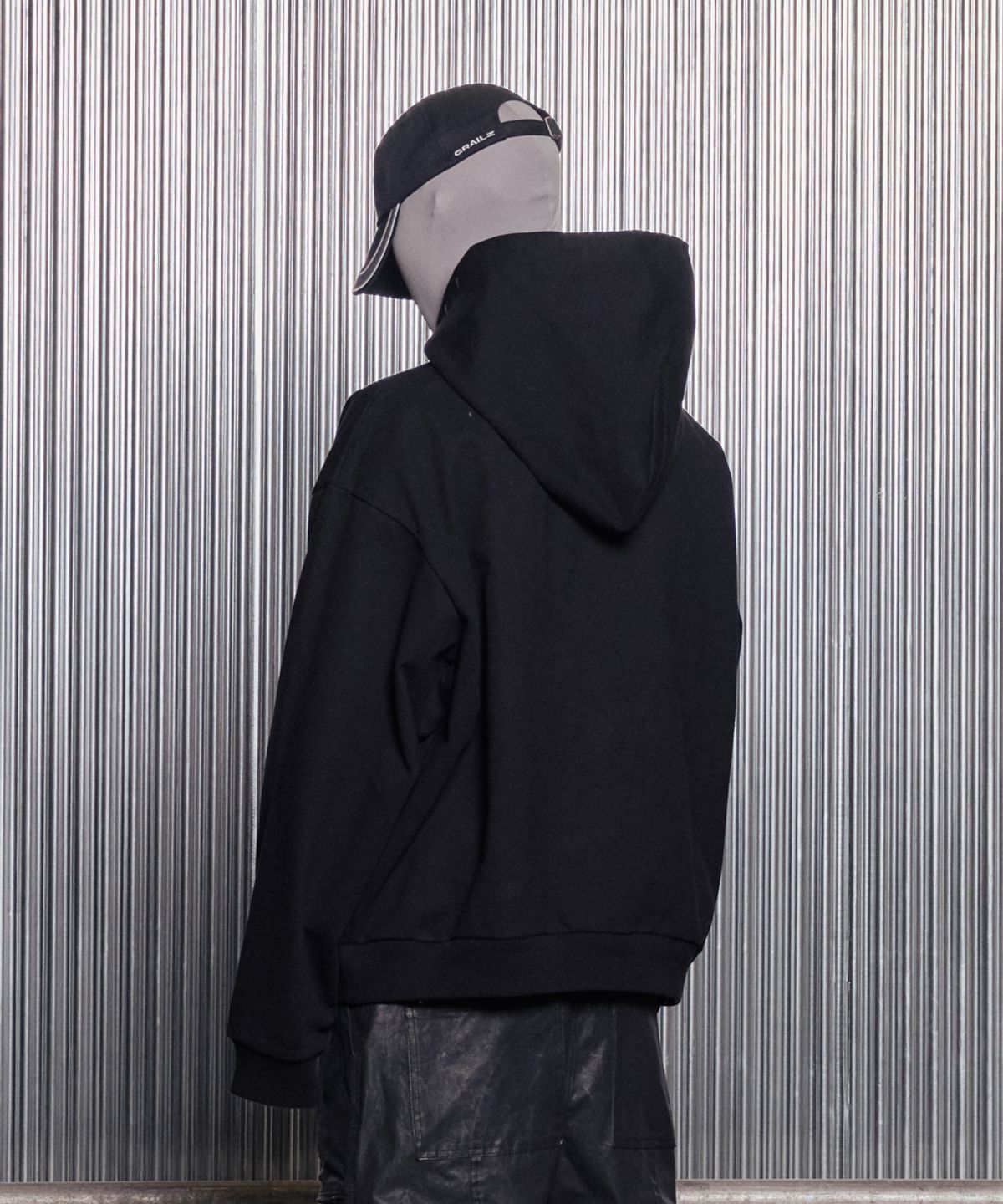 그레일즈(GRAILZ) OVAL LOGO HOODIE [BLACK]
