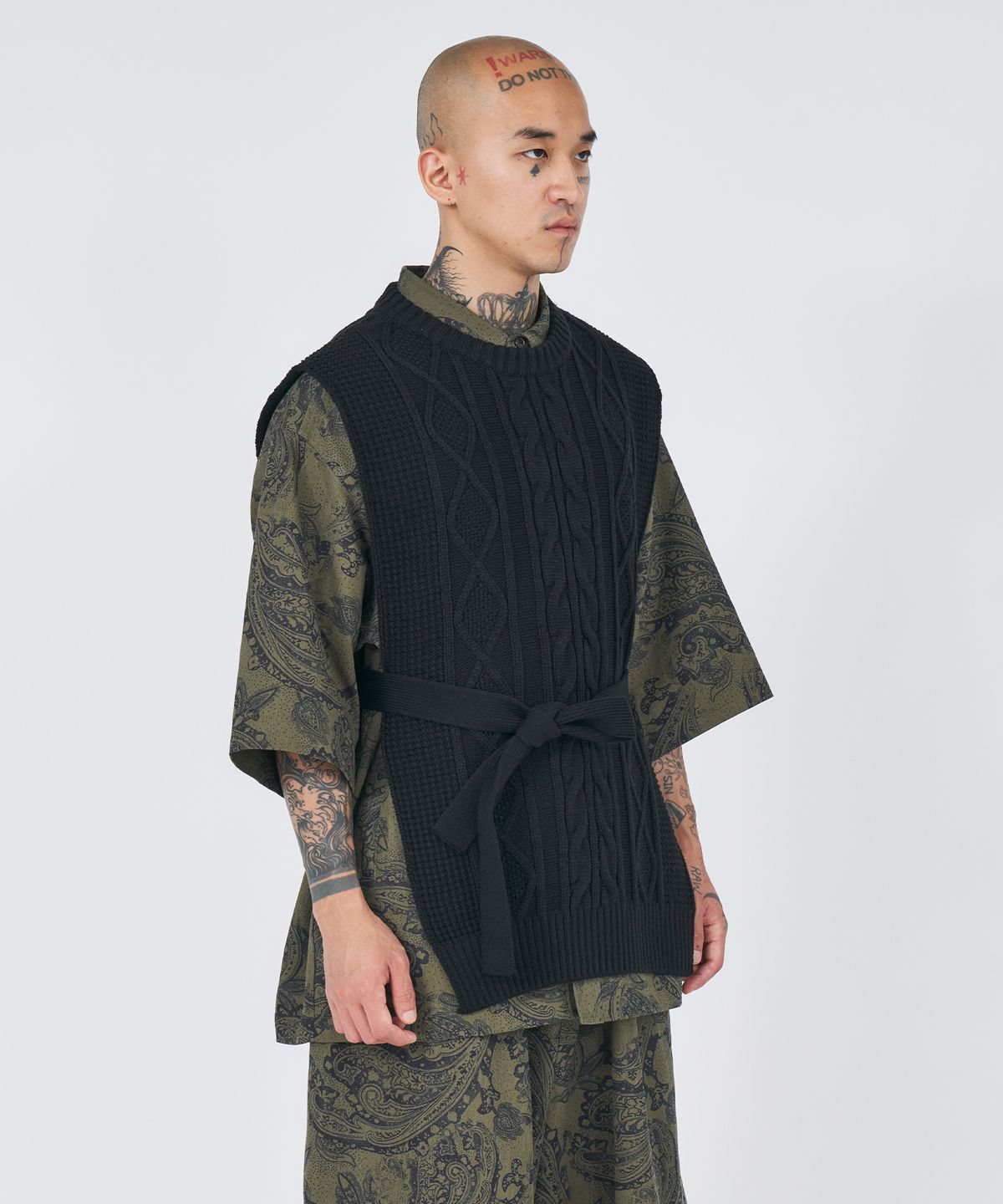 아조바이아조(AJOBYAJO) Strap Knit Vest [BLACK]
