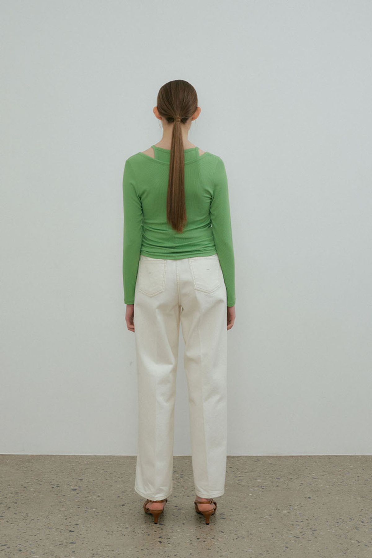 더페니(THE PENNY) BACK DETAIL LONG SLEEVELESS T- Yellow green