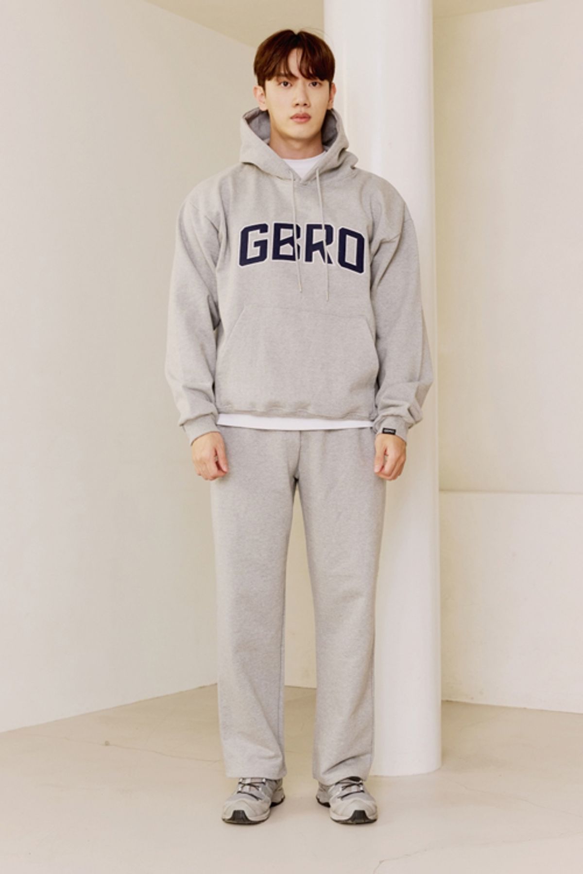 짐브로(GBRO) 헤비웨이트 아치로고 스웻팬츠