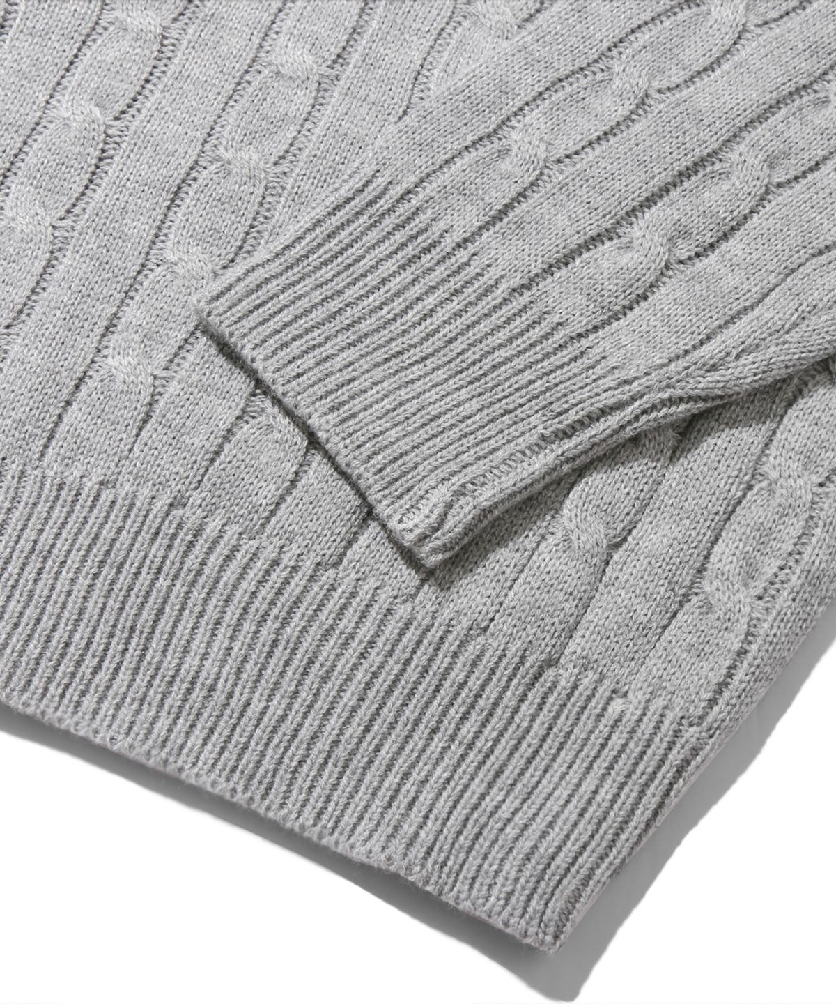 트릴리온(TRILLION) 워셔블 보트자수 케이블 크루넥 니트 (NEUTRAL GRAY)