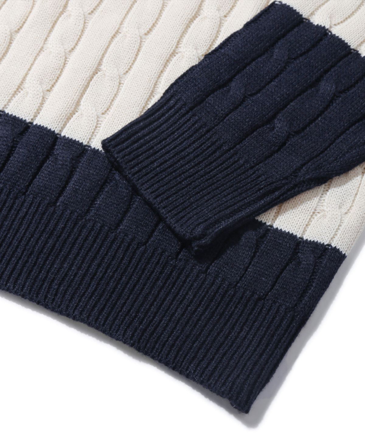 트릴리온(TRILLION) 워셔블 보트자수 케이블 크루넥 니트 (NAVY STRIPE)