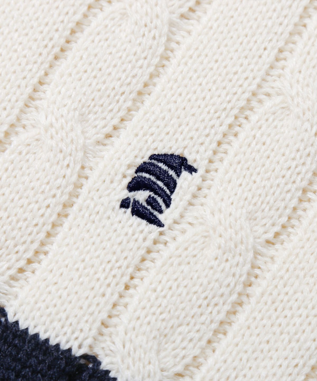 트릴리온(TRILLION) 워셔블 보트자수 케이블 크루넥 니트 (NAVY STRIPE)