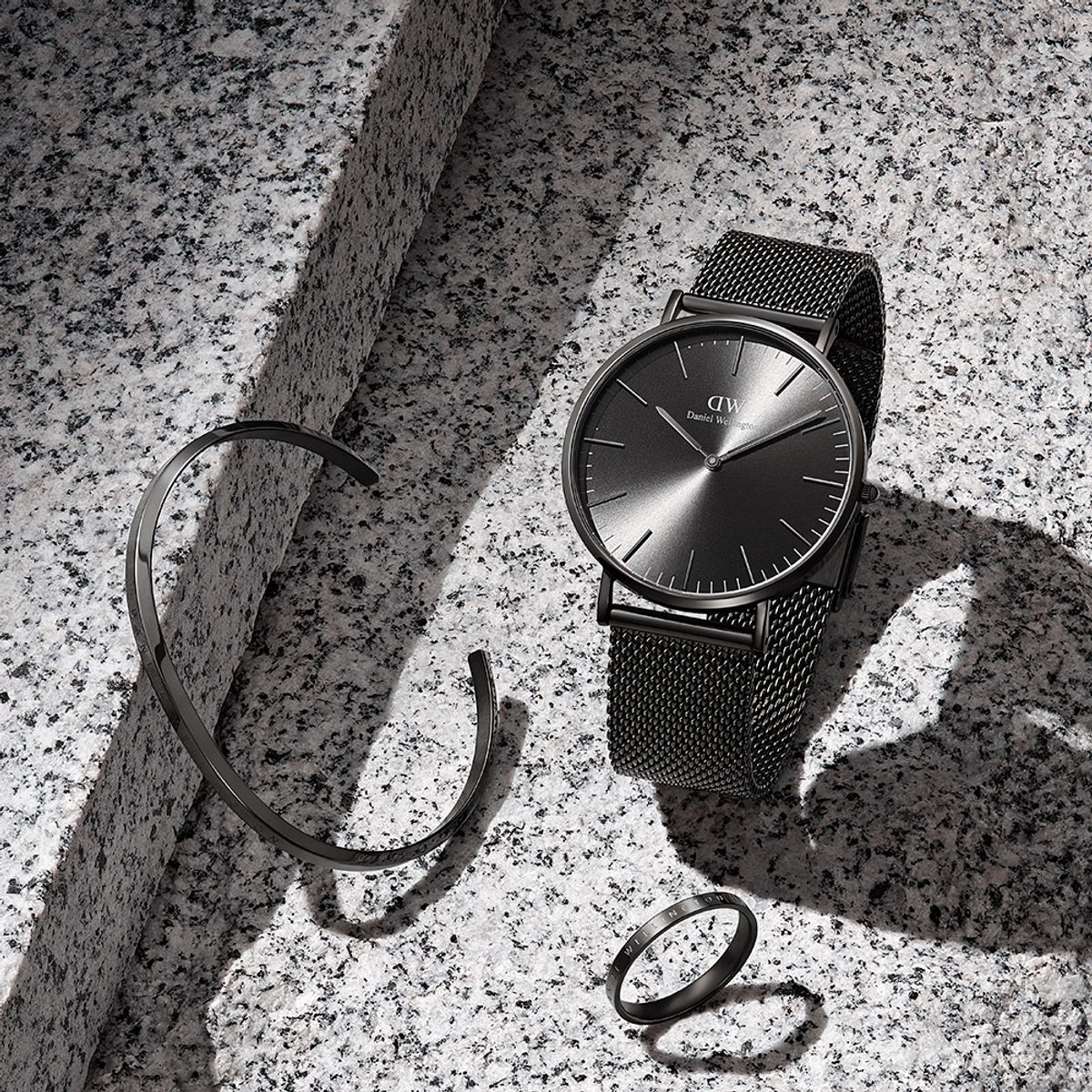 다니엘 웰링턴(DANIEL WELLINGTON) CLASSIC MESH GRAPHITE 그레이 메탈시계