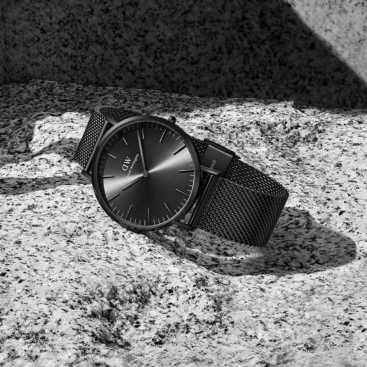 다니엘 웰링턴(DANIEL WELLINGTON) CLASSIC MESH ONYX 올블랙 남자시계