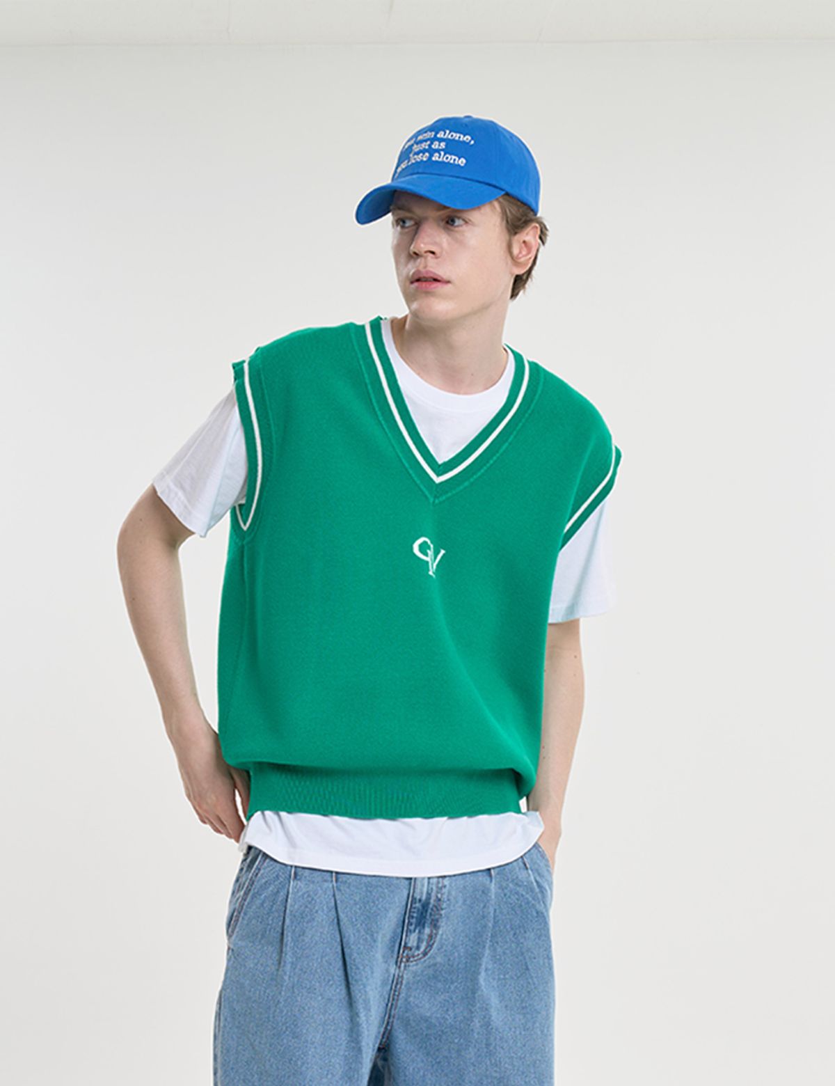 클레버필드(CLEVER FIELD) V넥 도트 그래픽 니트 베스트 [그린]