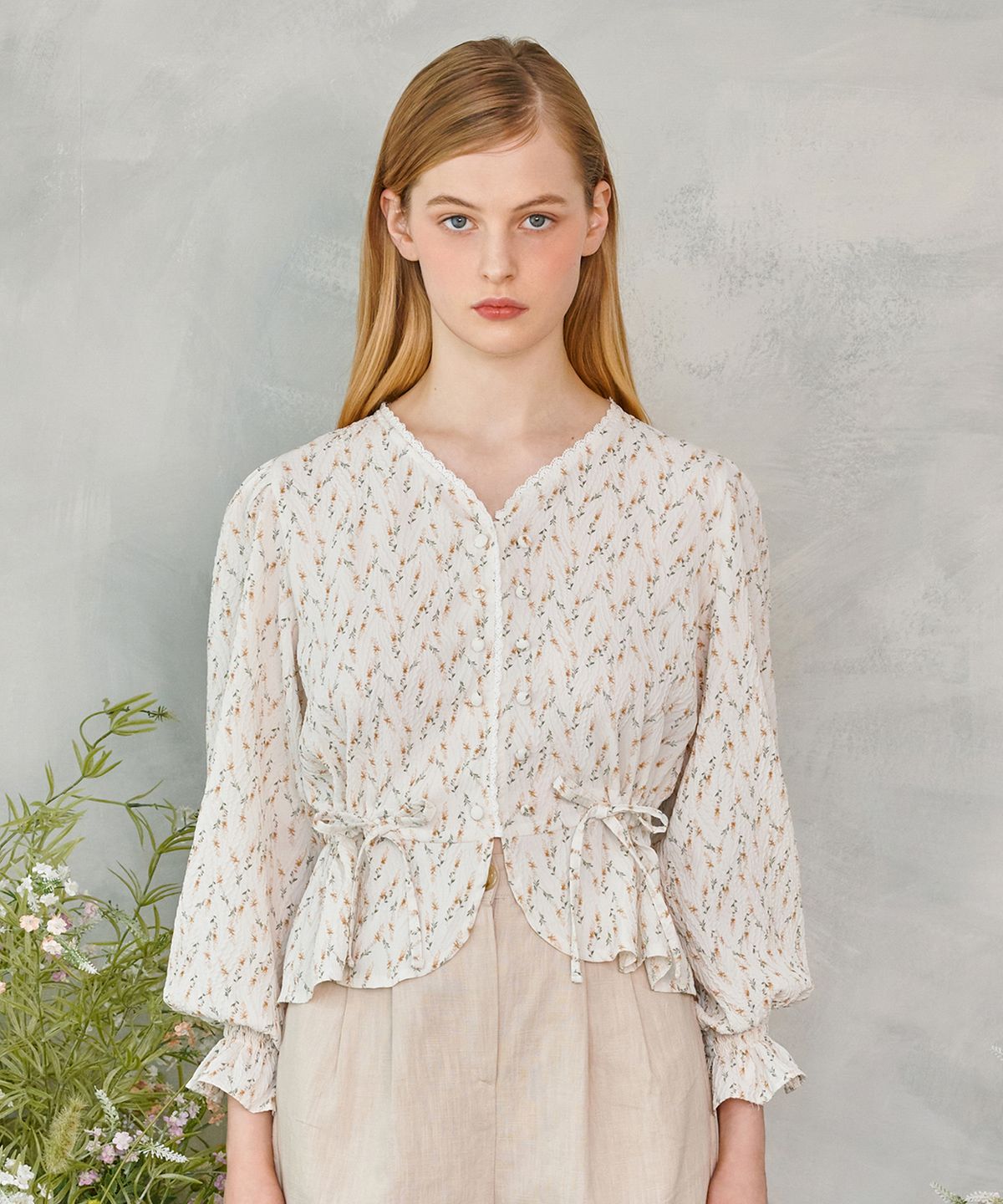 바이탈싸인(VITALSIGN) Lace Button Puff Blouse (2colors)