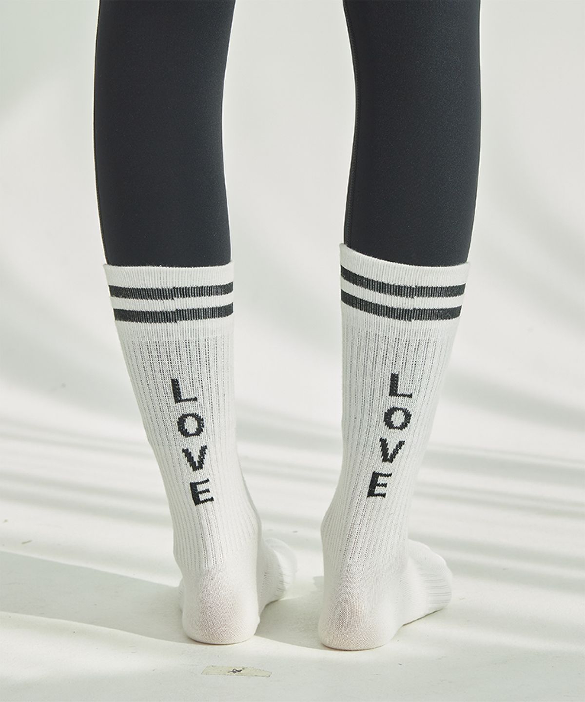 러브유어바디(LOVEYOURBODY) 오버핏 맨투맨 & 슬림핏 조거팬츠(COAL GREY) & LOVE SOCKS 세트
