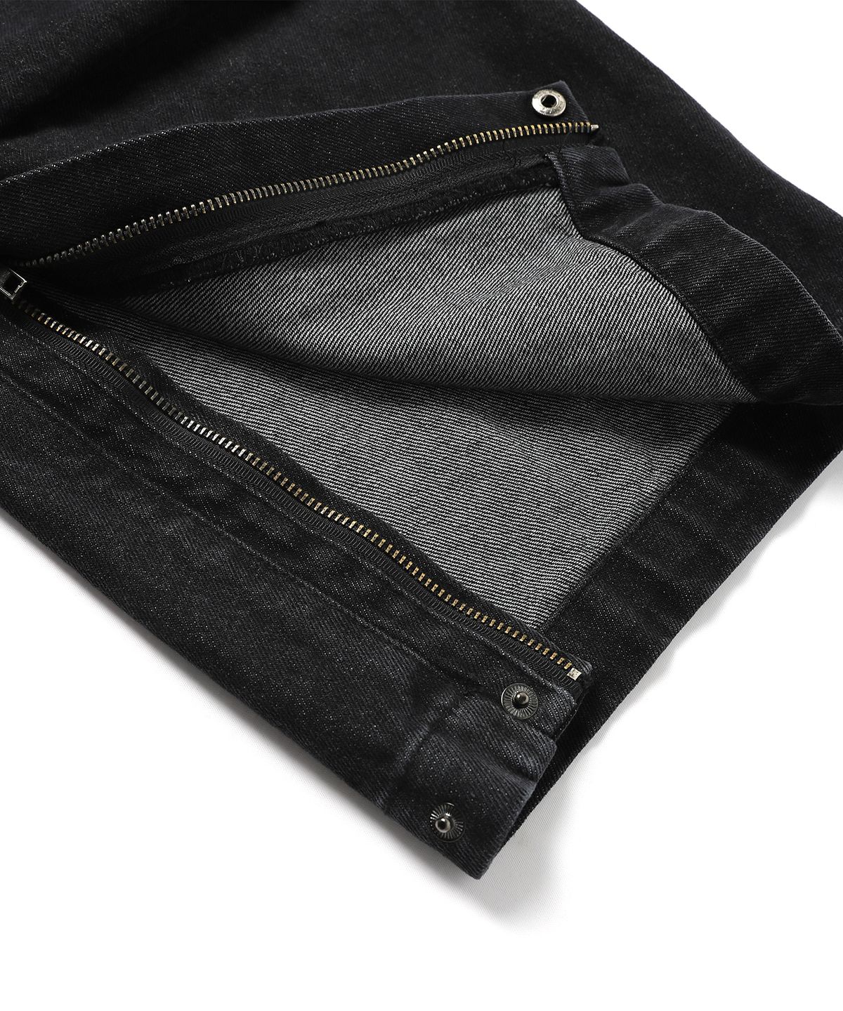 일레딧(ILLEDIT) WASHED DENIM WIDE CARGO PANTS