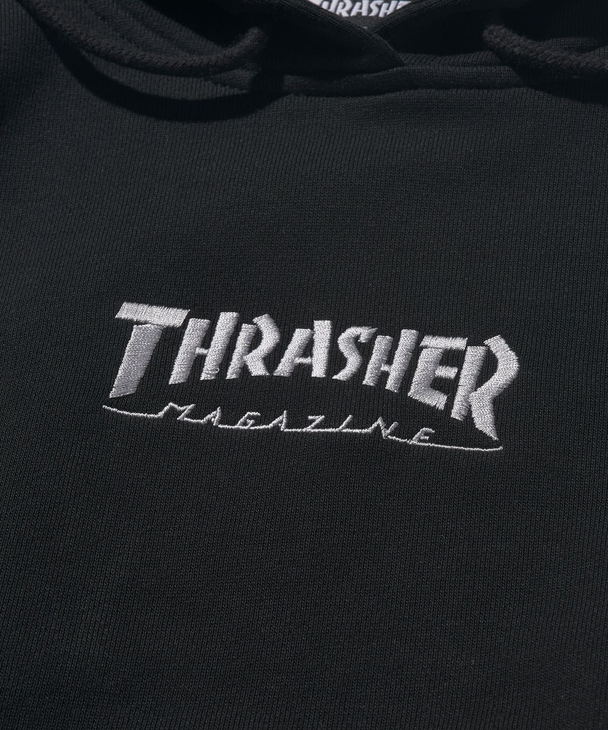 트레셔(THRASHER) 우먼스 매거진 크롭 후디 블랙