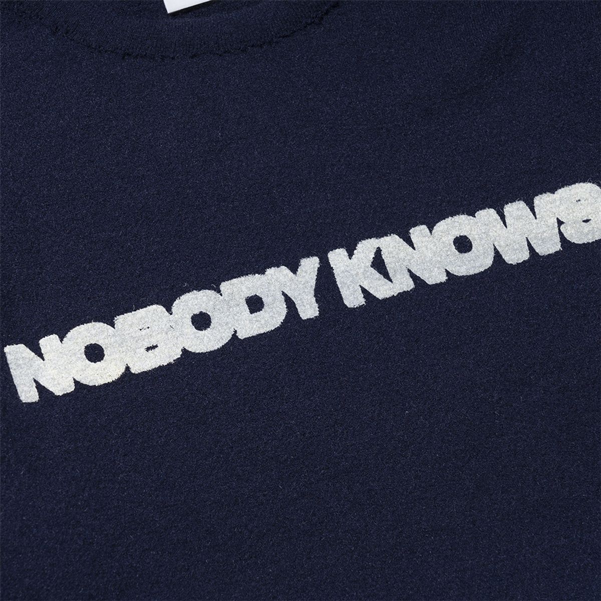 엑스트라오디너리(EXTRAORDINARY) NOBODY KNOWS CREWNECK  NAVY