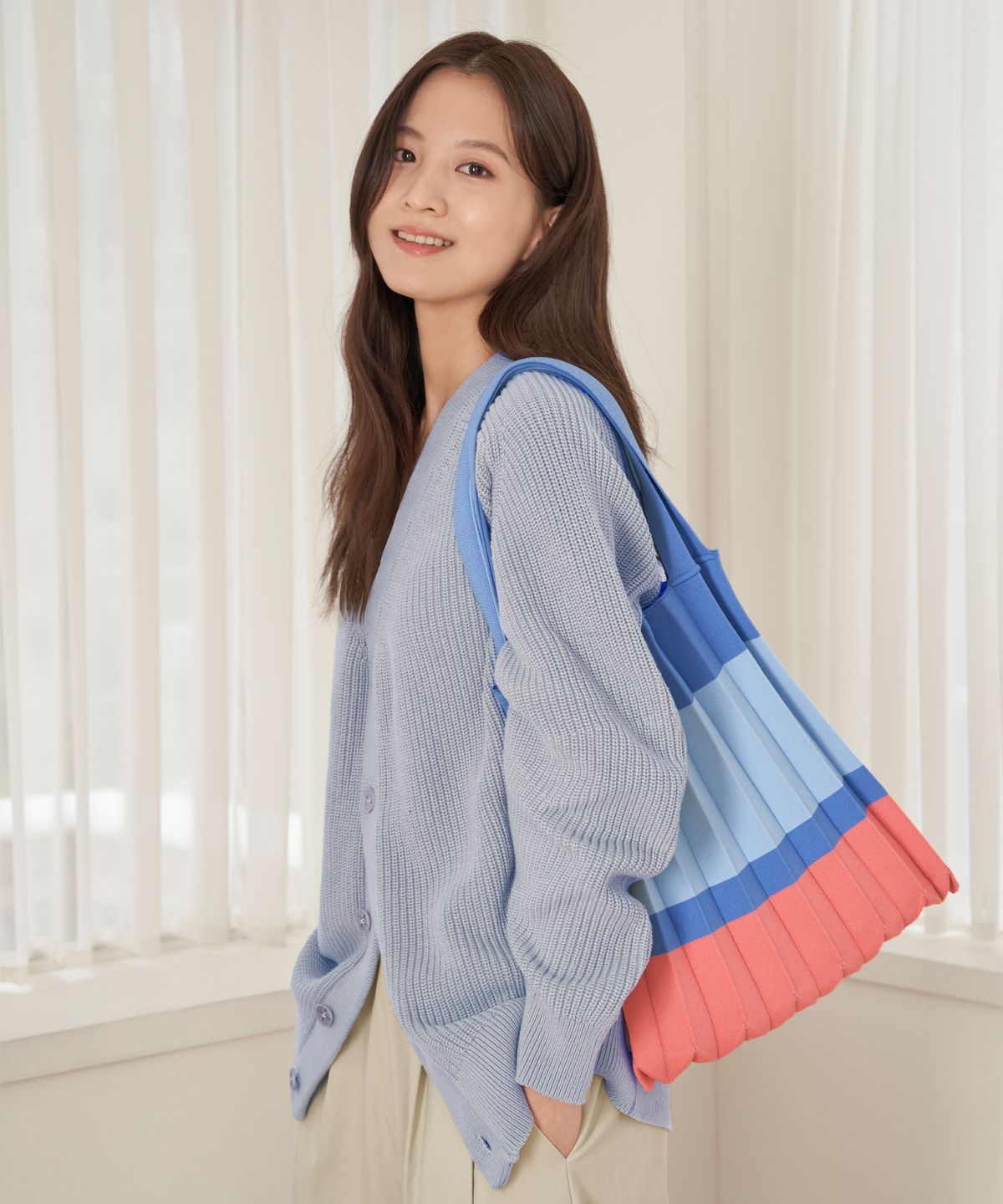 플리츠마마(PLEATSMAMA) 숄더백 블루코랄