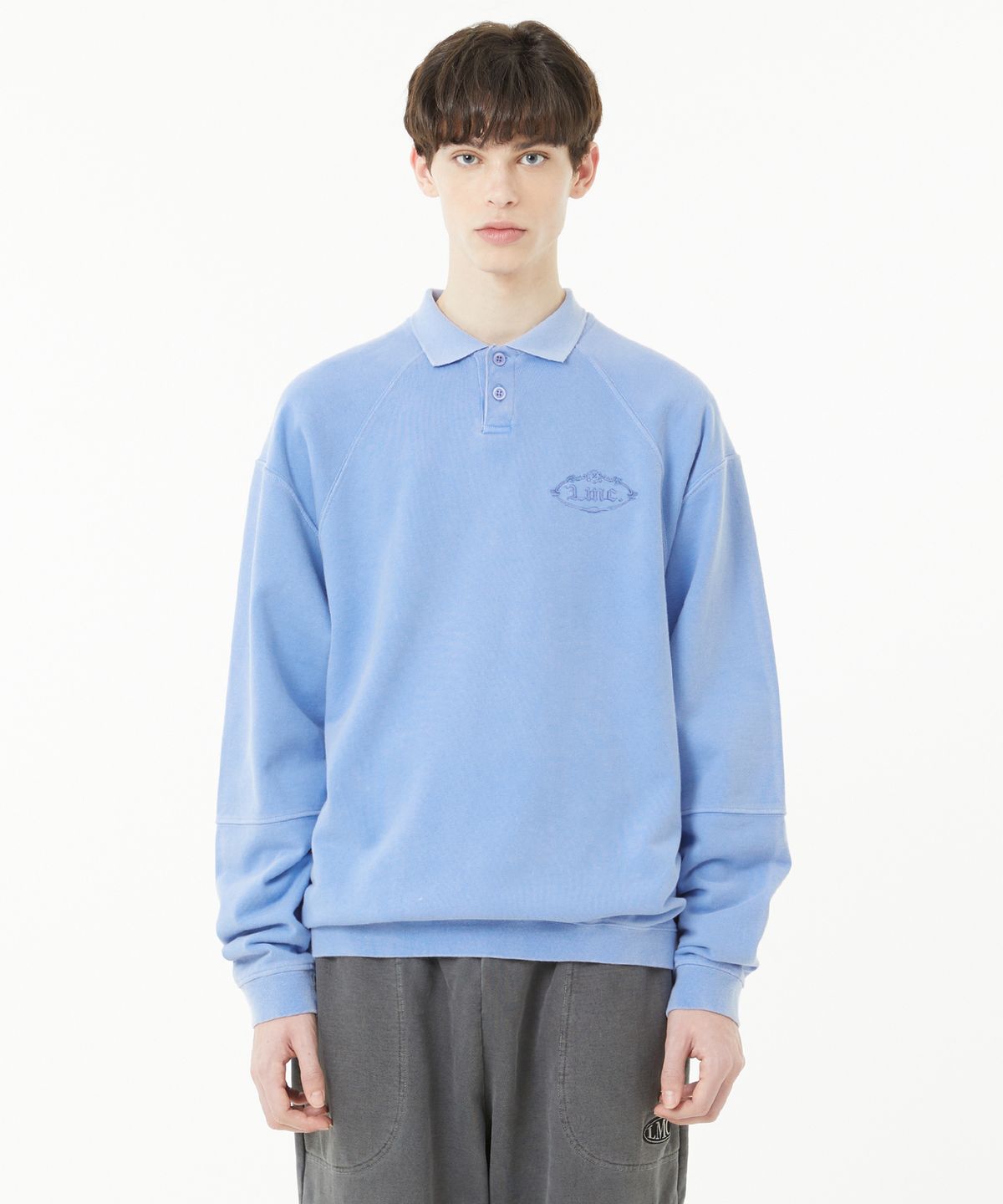 엘엠씨(LMC) OVERDYED GOTHIC OVAL COLLAR SWEATSHIRT sky blue