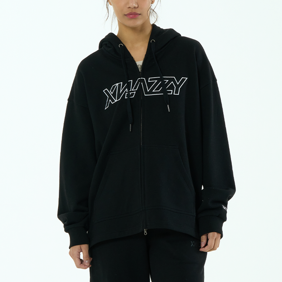 엑스네지(XNAZZY) 투웨이 스포티 후드집업 XN23SPMHD01 BLACK