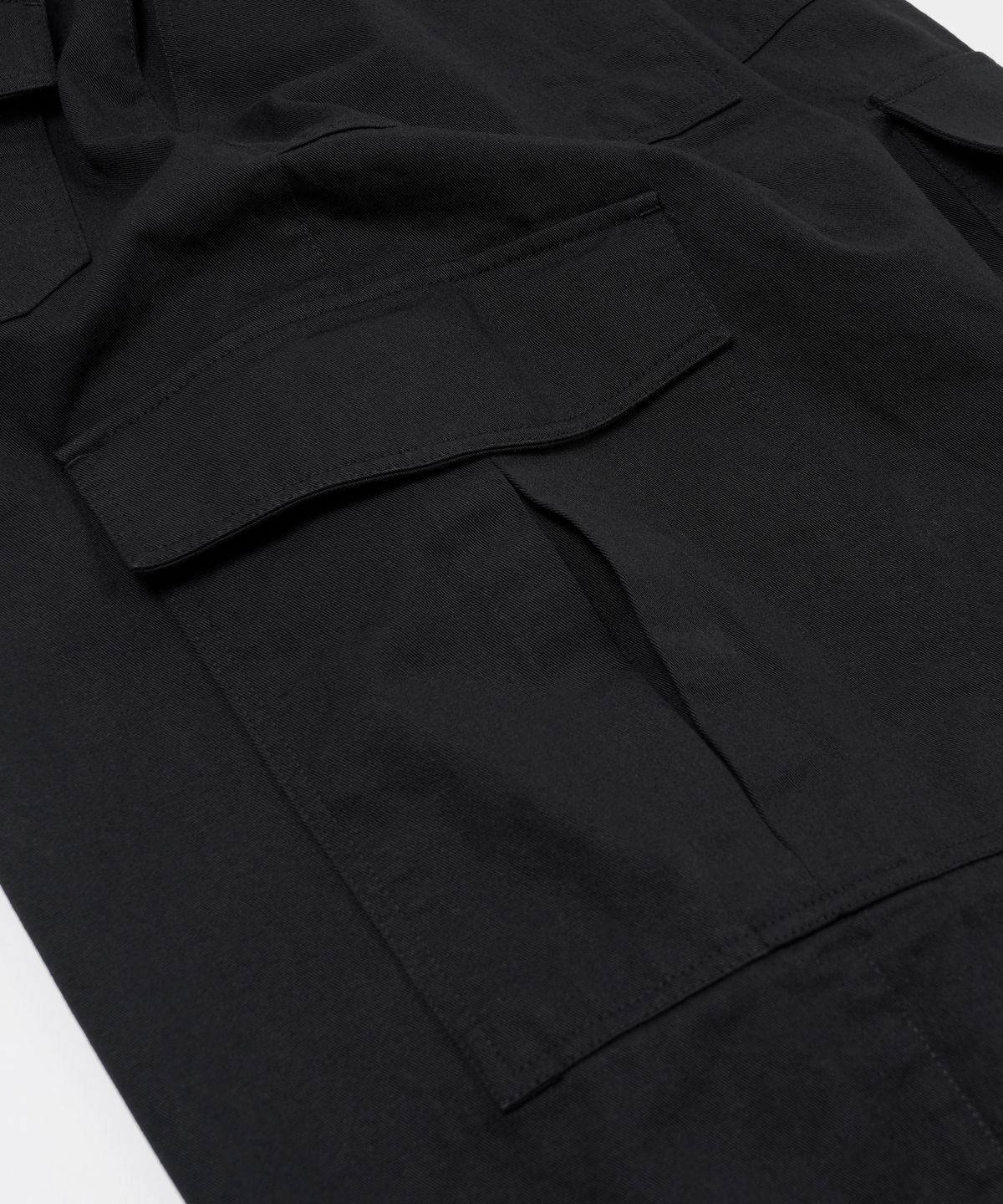 프리즘웍스(FRIZMWORKS) TWILL CARGO BALLOON PANTS _ BLACK