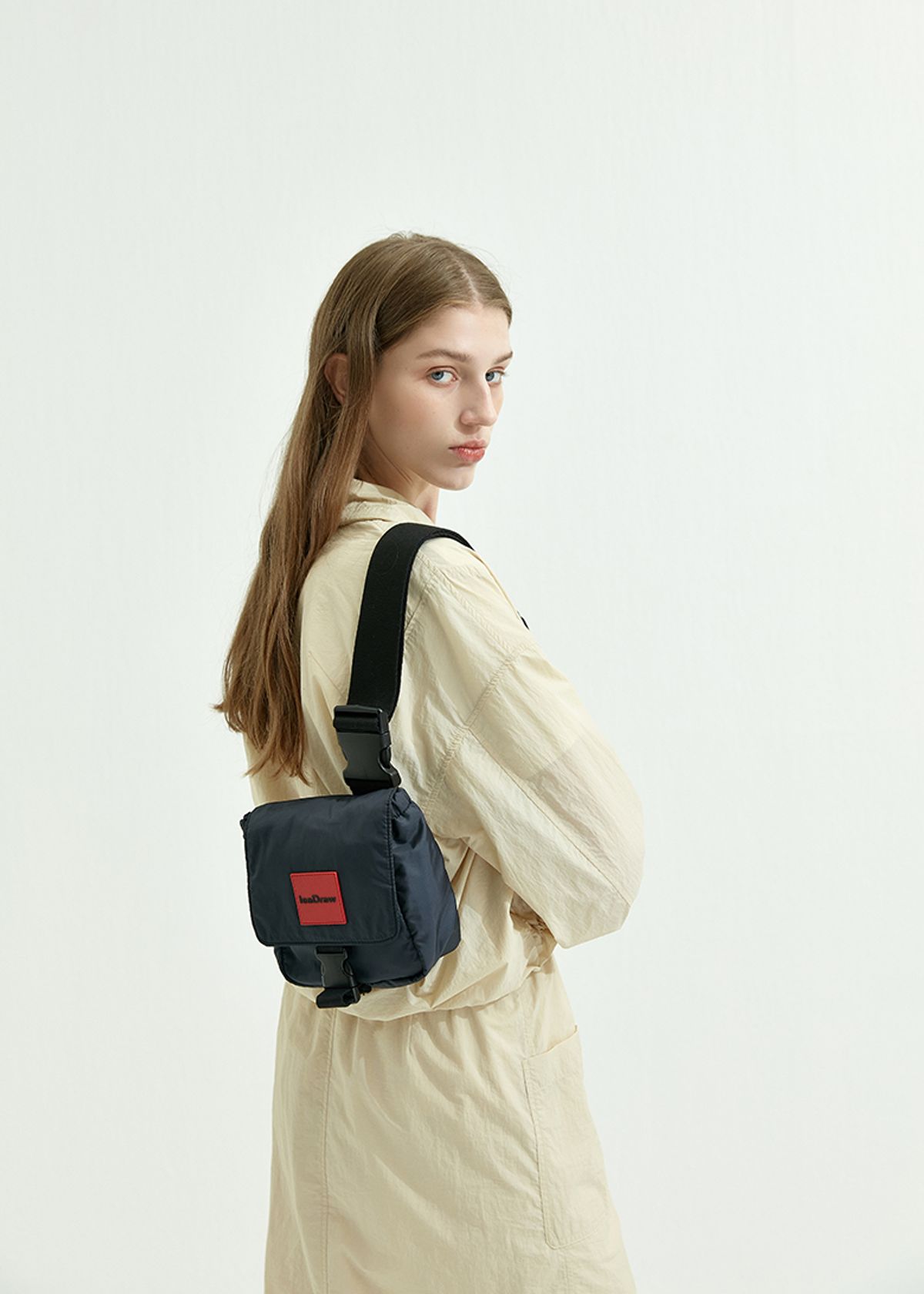 리드로(LEADRAW) B Messenger Bag Black