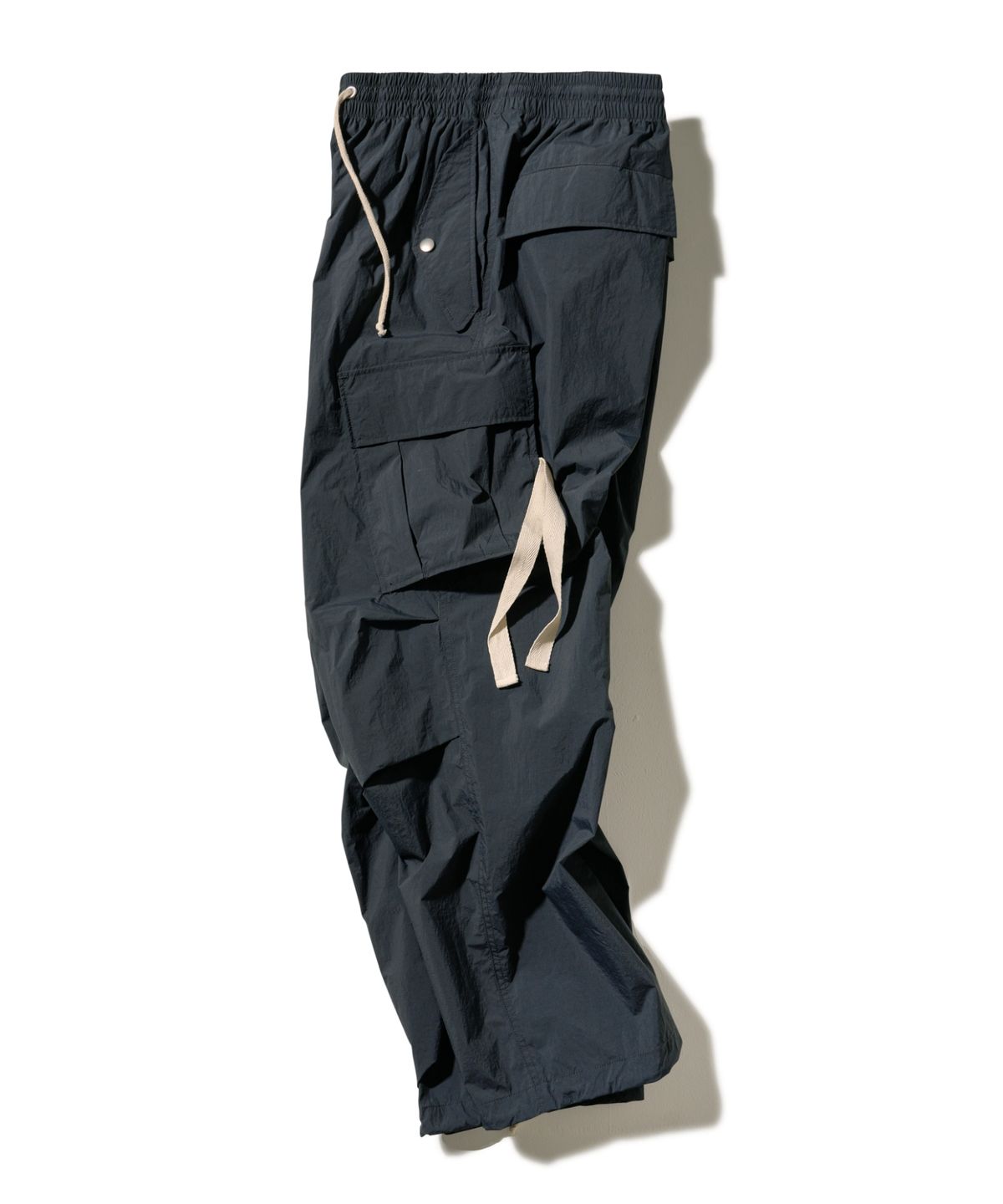 에이카화이트(AECA) CARGO PARACHUTE PANTS-CHARCOAL