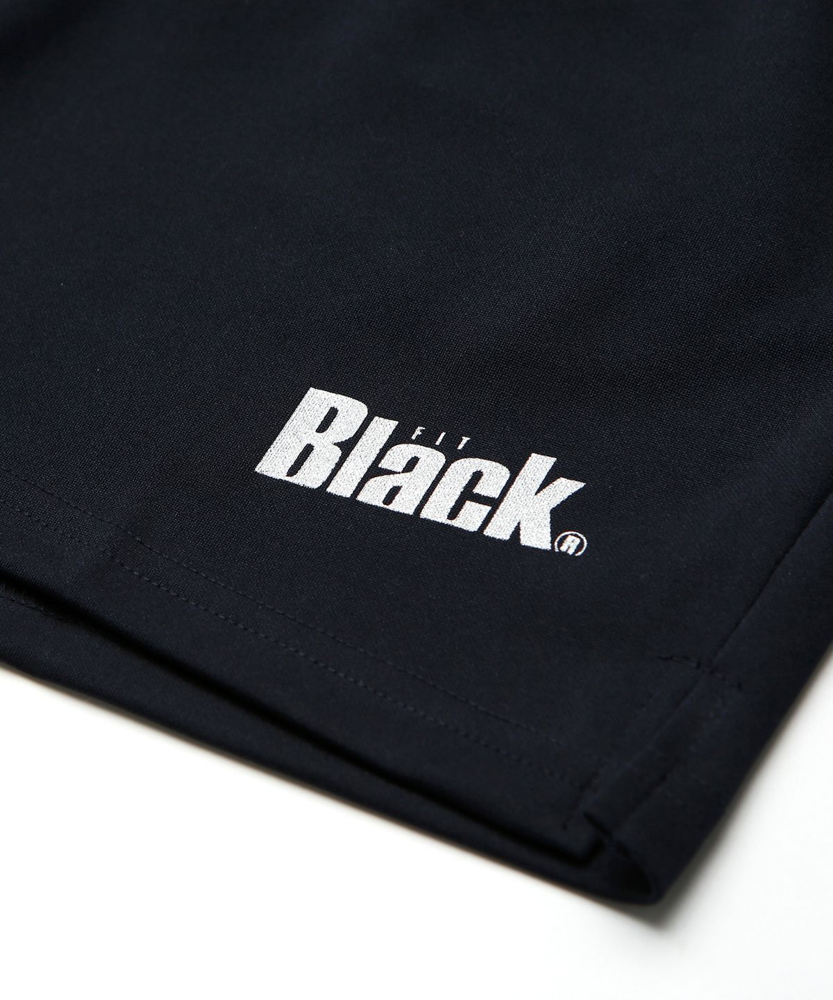 블랙몬스터핏(BLACK MONSTER FIT) 블랙 실버 레터링 니트 숏 팬츠 (NAVY) / BM190403