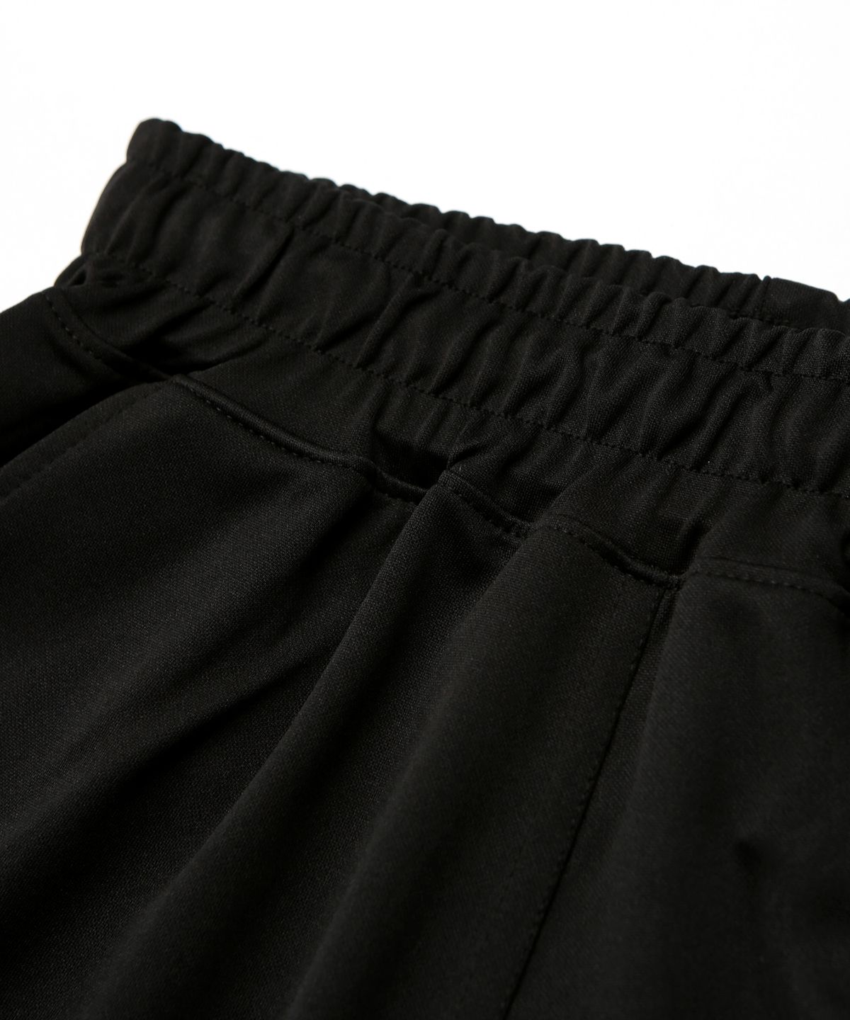 블랙몬스터핏(BLACK MONSTER FIT) 블랙 실버 레터링 니트 숏 팬츠 (BLACK) / BM190403