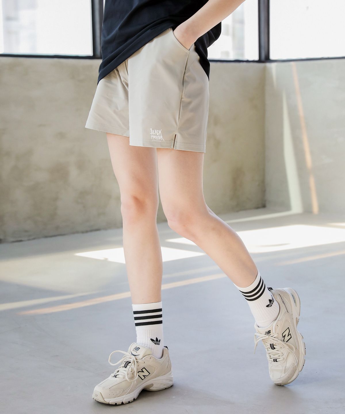 블랙몬스터핏(BLACK MONSTER FIT) 쿨링 트리코트 숏 팬츠 (LIGHT BEIGE) / BM220120