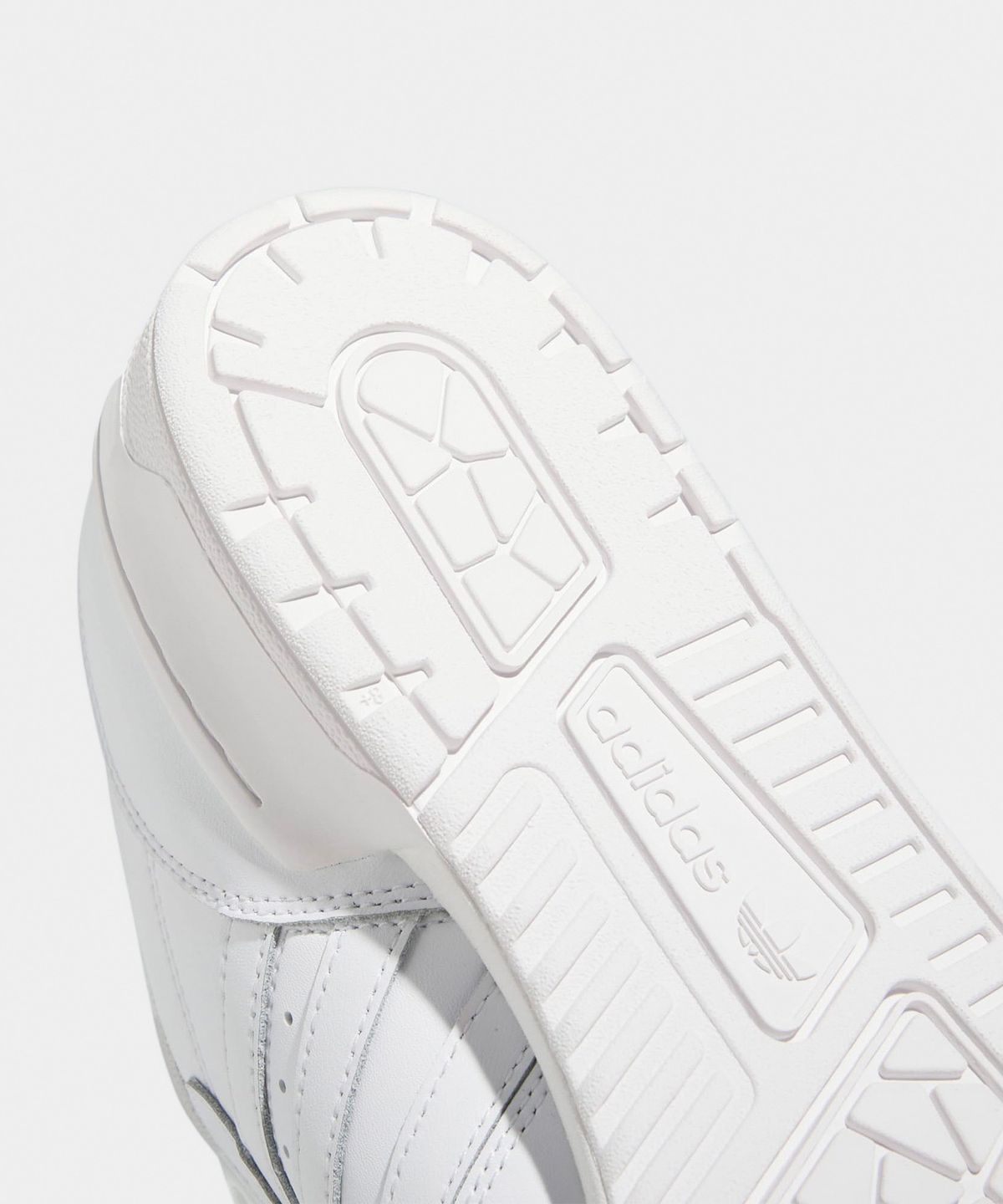 아디다스(ADIDAS) 라이벌리 로우 - 화이트 / GX2272