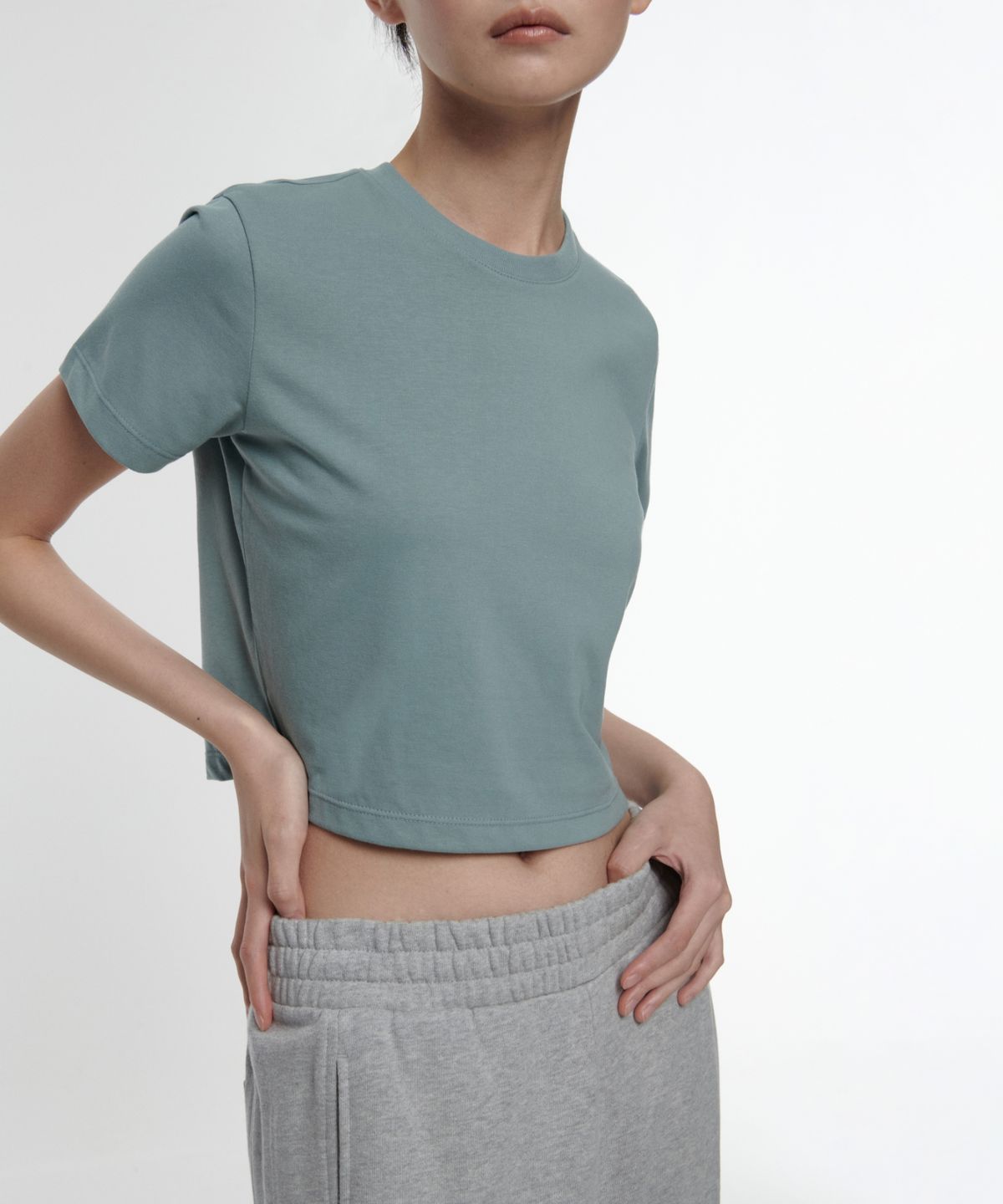 무신사 스탠다드 우먼(MUSINSA STANDARD WOMAN) 우먼즈 와이드 스웨트 팬츠 [미디엄 그레이]