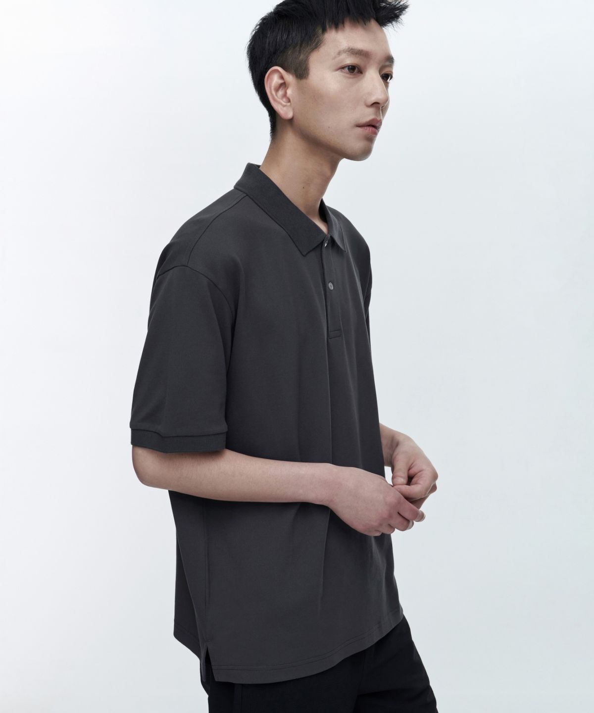 무신사 스탠다드(MUSINSA STANDARD) [쿨탠다드] 릴렉스 핏 피케 폴로 셔츠 [다크 그레이]