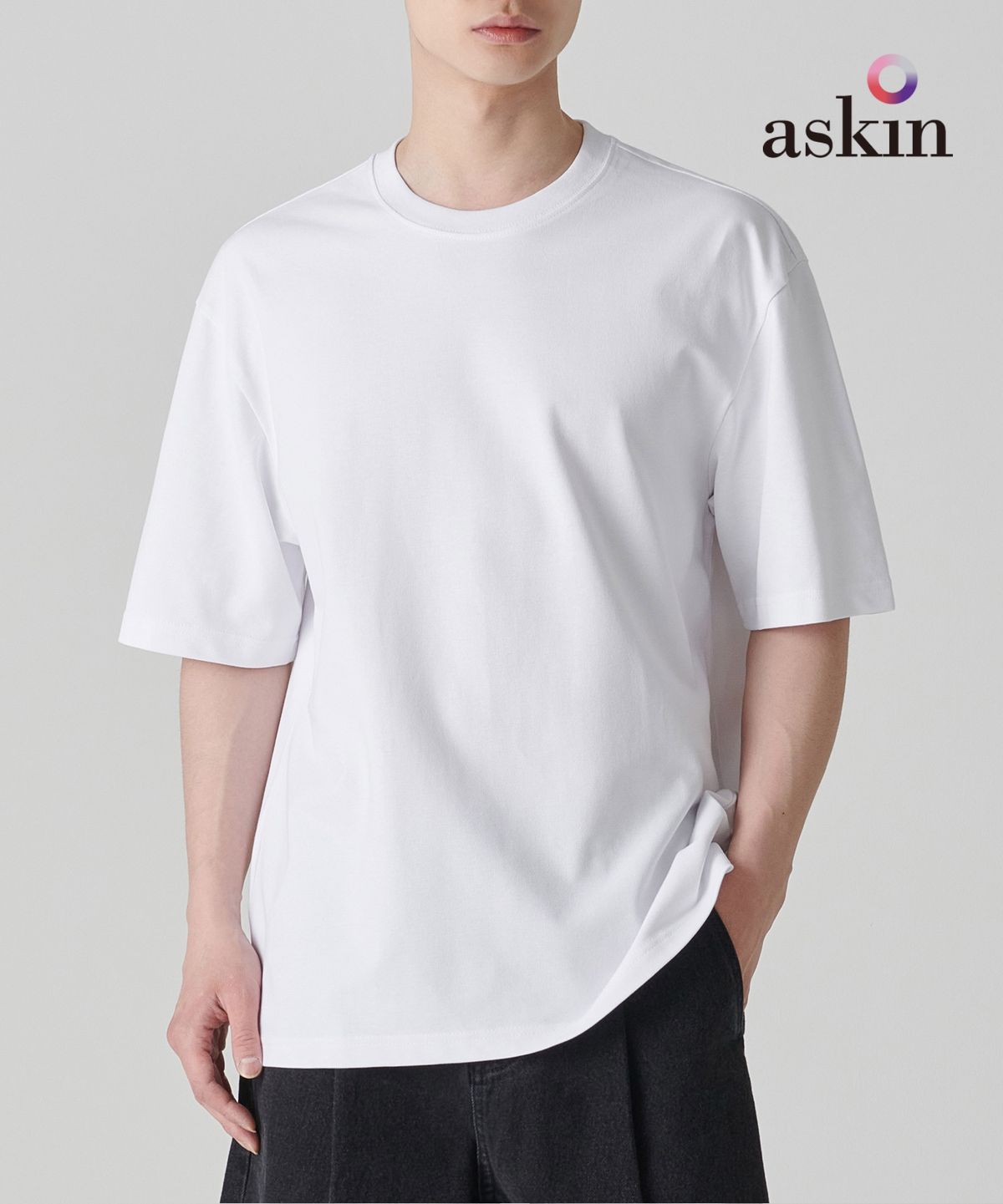 무신사 스탠다드(MUSINSA STANDARD) [쿨탠다드] 릴렉스 핏 크루 넥 피케 티셔츠 [화이트]