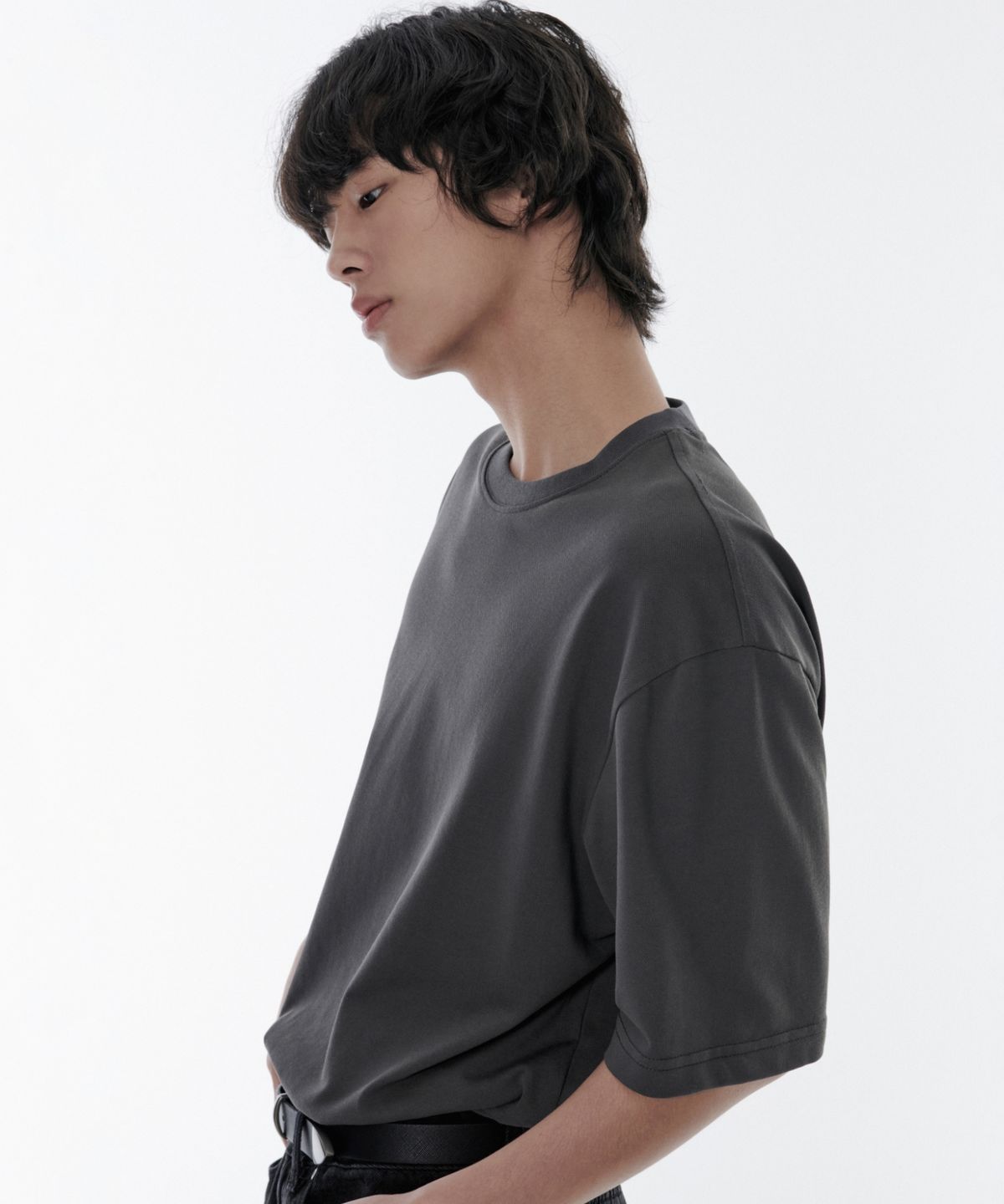 무신사 스탠다드(MUSINSA STANDARD) [쿨탠다드] 릴렉스 핏 크루 넥 피케 티셔츠 [건메탈]