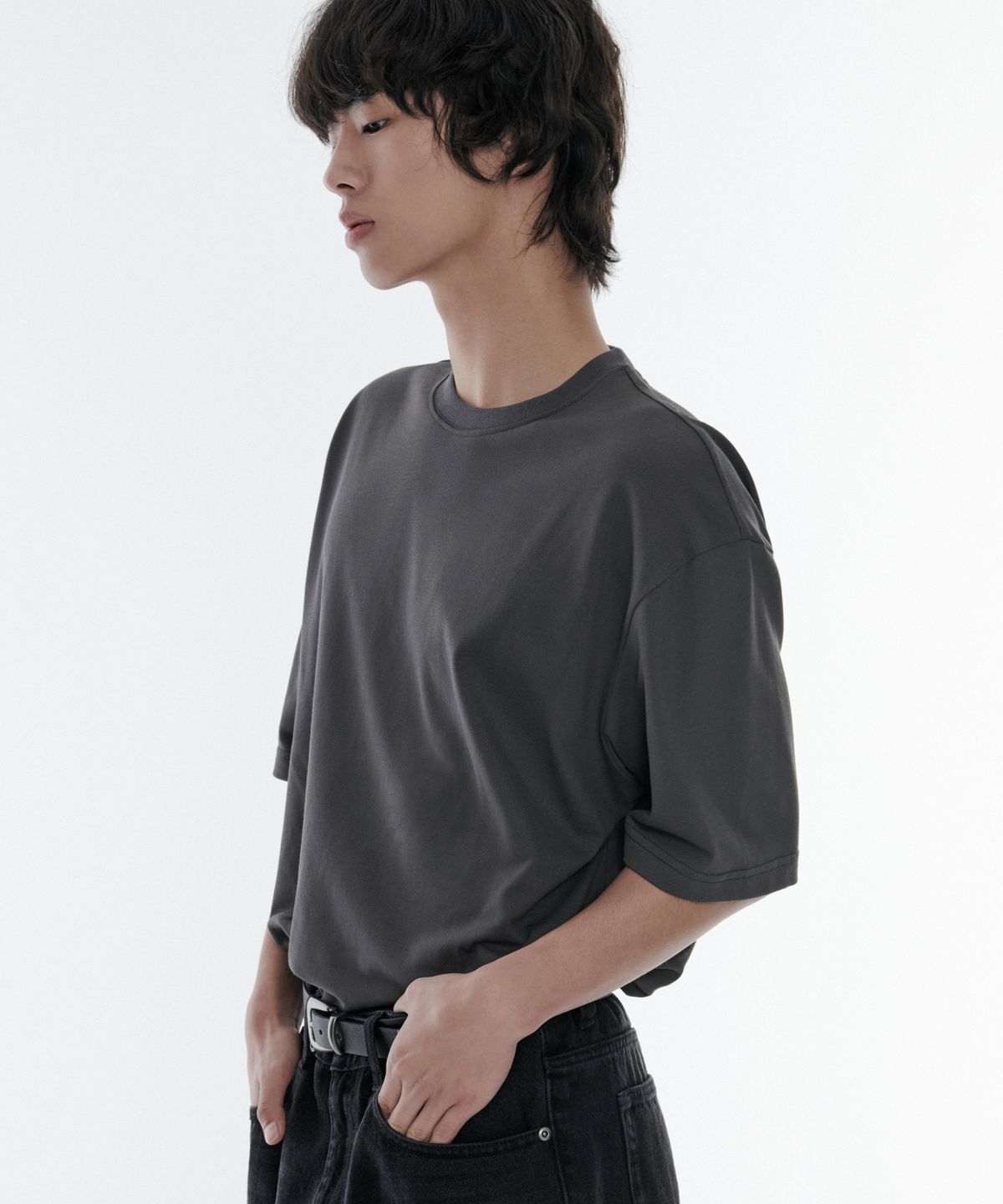 무신사 스탠다드(MUSINSA STANDARD) [쿨탠다드] 릴렉스 핏 크루 넥 피케 티셔츠 [건메탈]