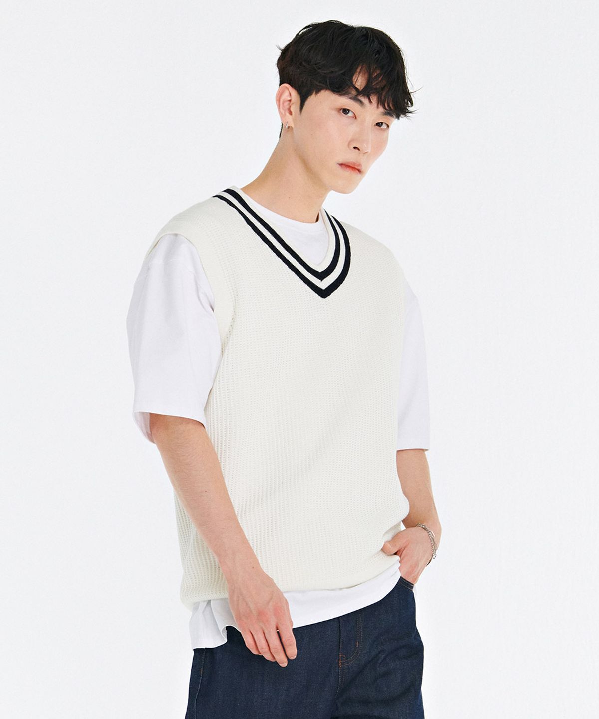 체이스컬트(CHASECULT) 남성 배색 브이넥 베스트-CARK7311B0A
