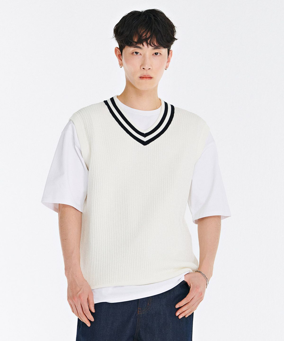 체이스컬트(CHASECULT) 남성 배색 브이넥 베스트-CARK7311B0A