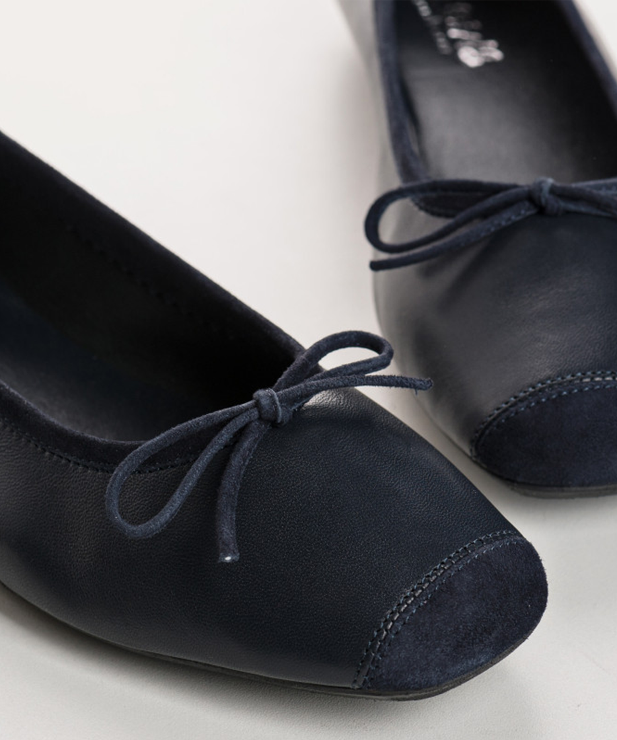 흐꺙(REQINS) Harmony - Marine (Cuir)