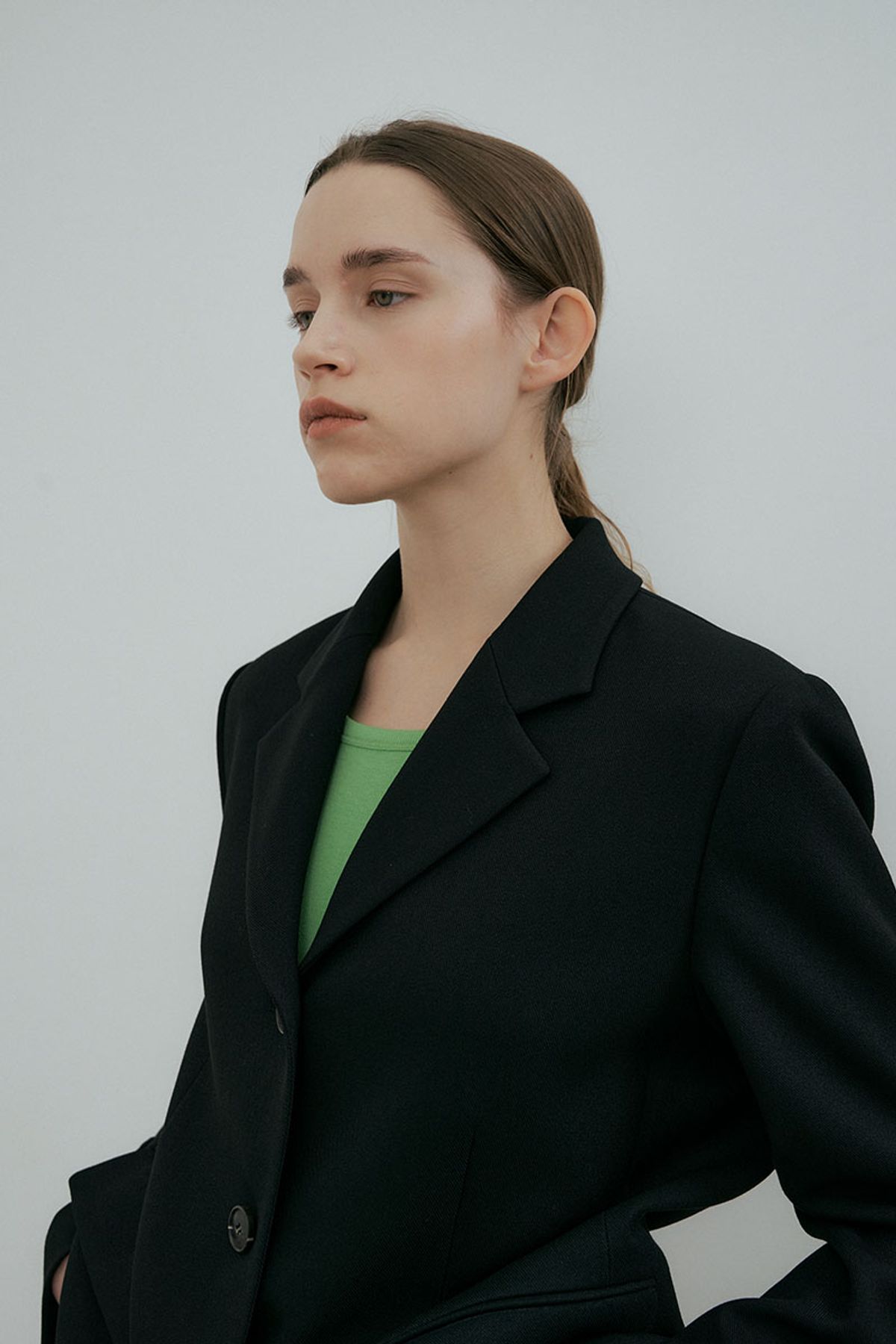 더페니(THE PENNY) THREE BUTTON JACKET - Black