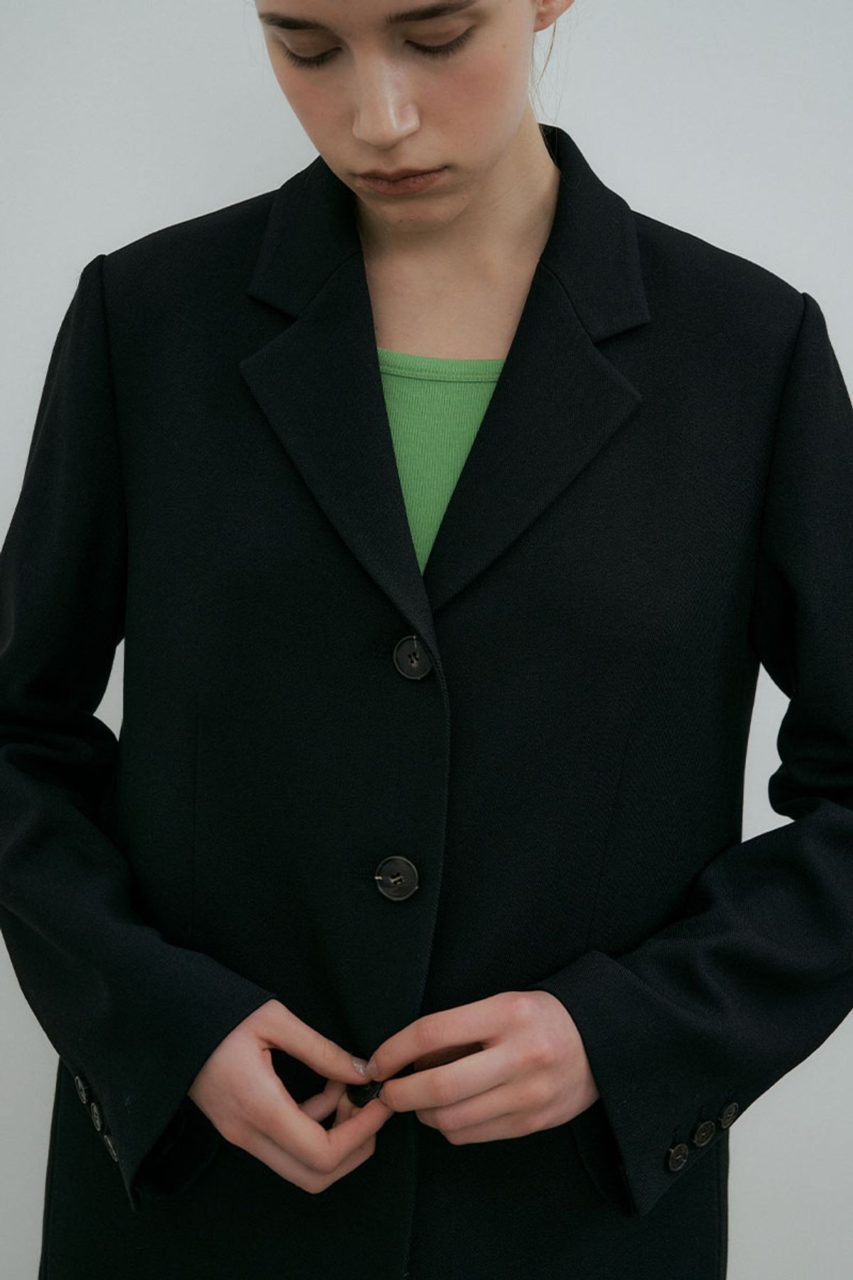 더페니(THE PENNY) THREE BUTTON JACKET - Black